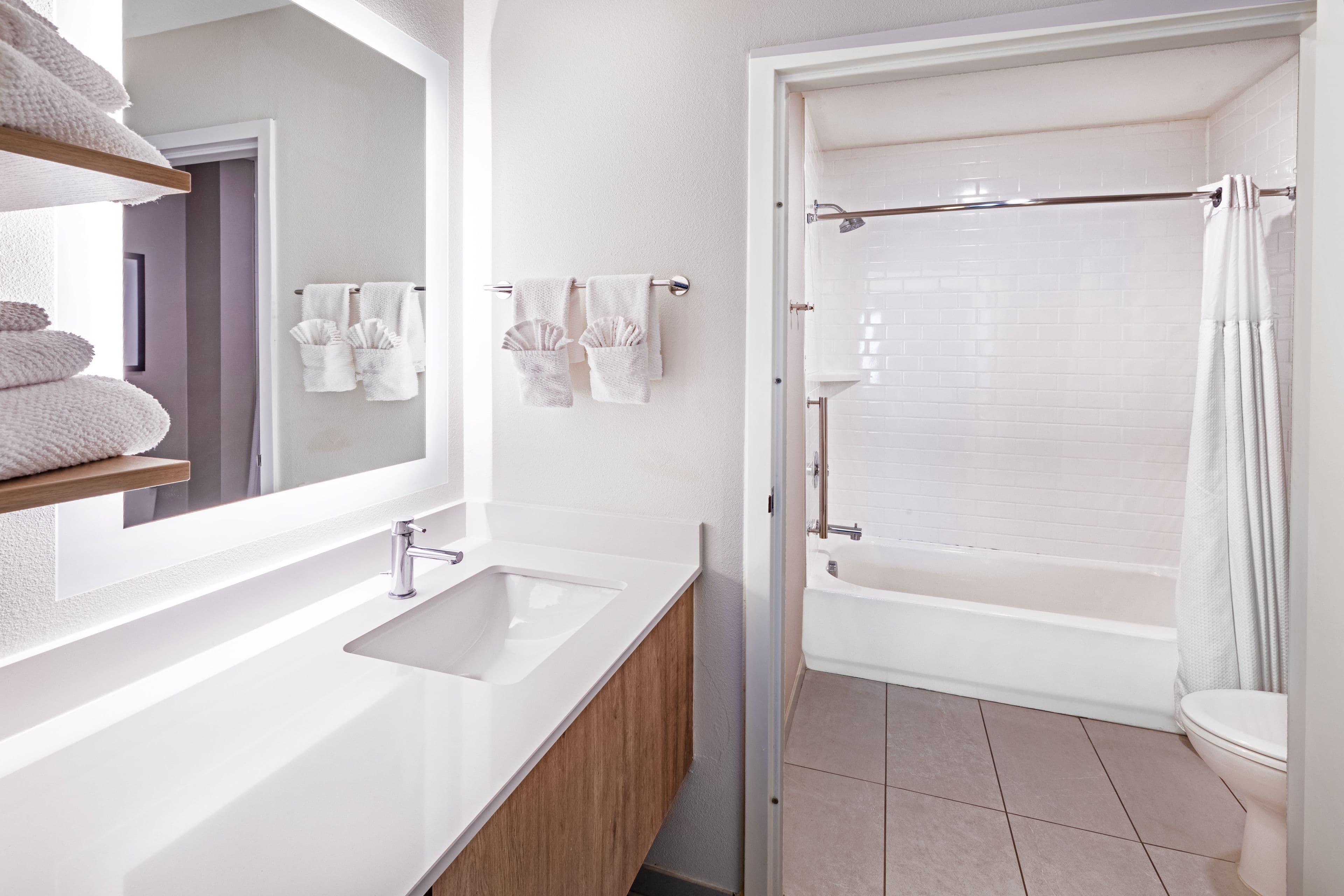 Staybridge Suites Portland — 8