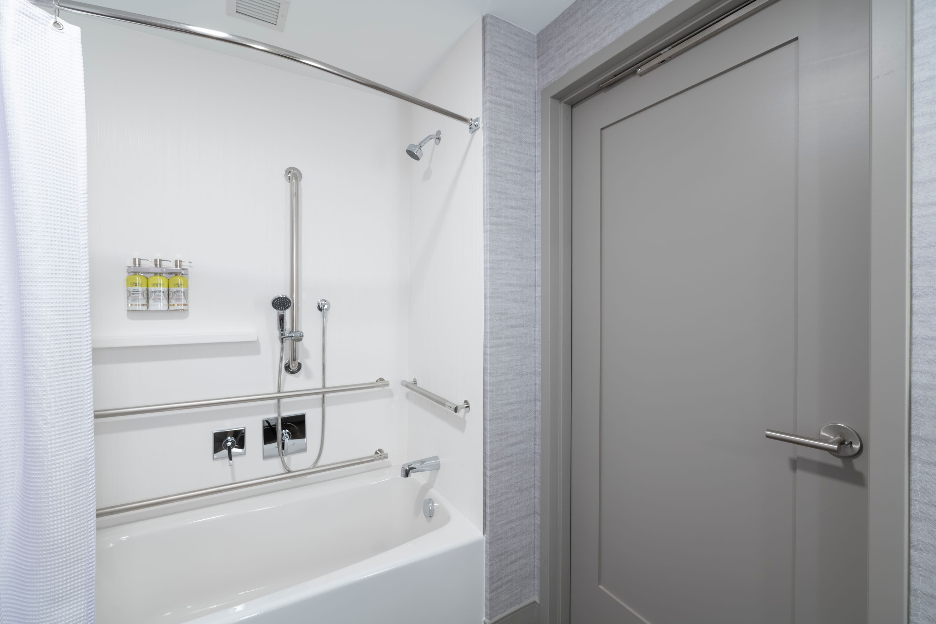 Staybridge Suites Boston Logan Airport - Revere — 7