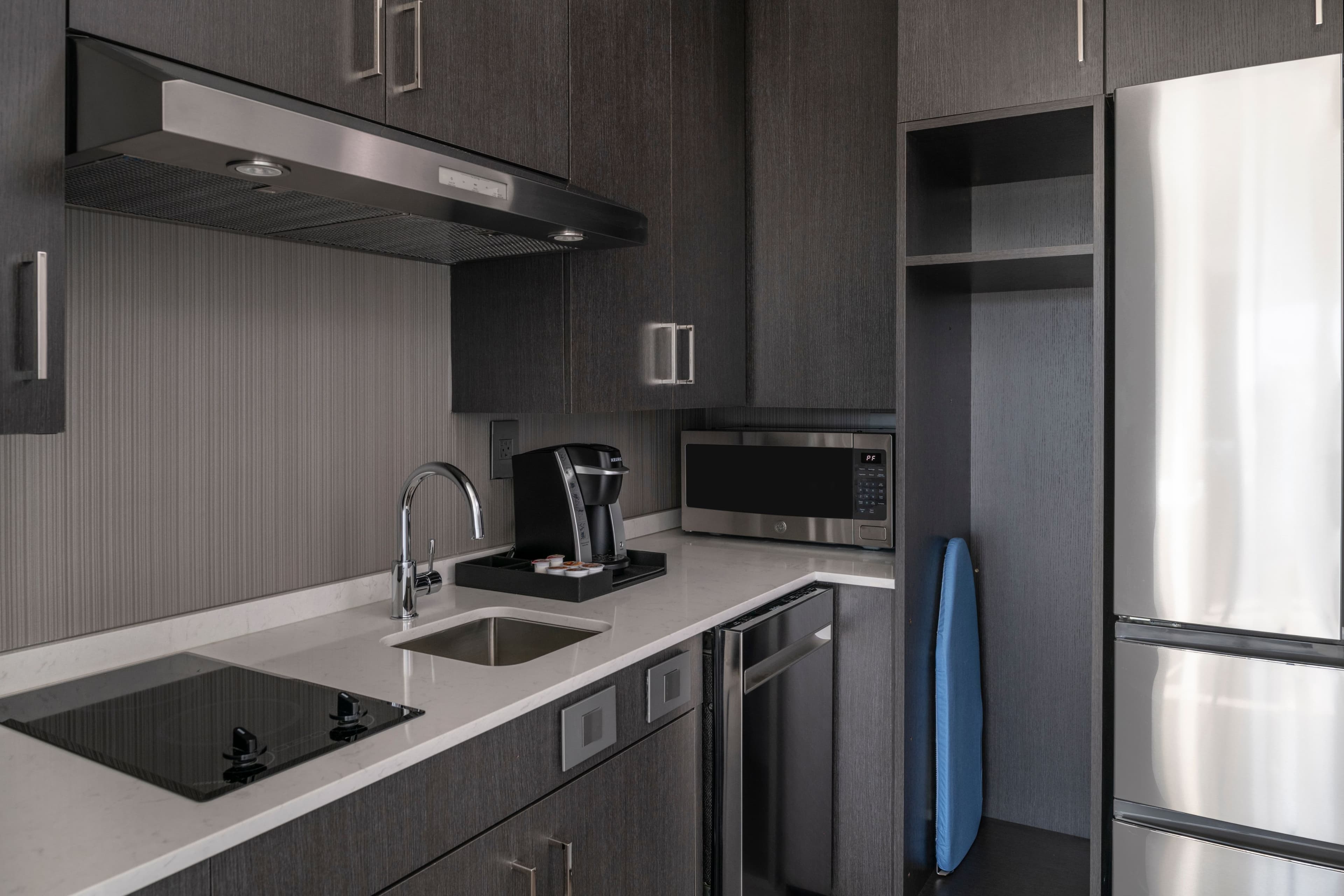 Staybridge Suites Boston Logan Airport - Revere - Image 4