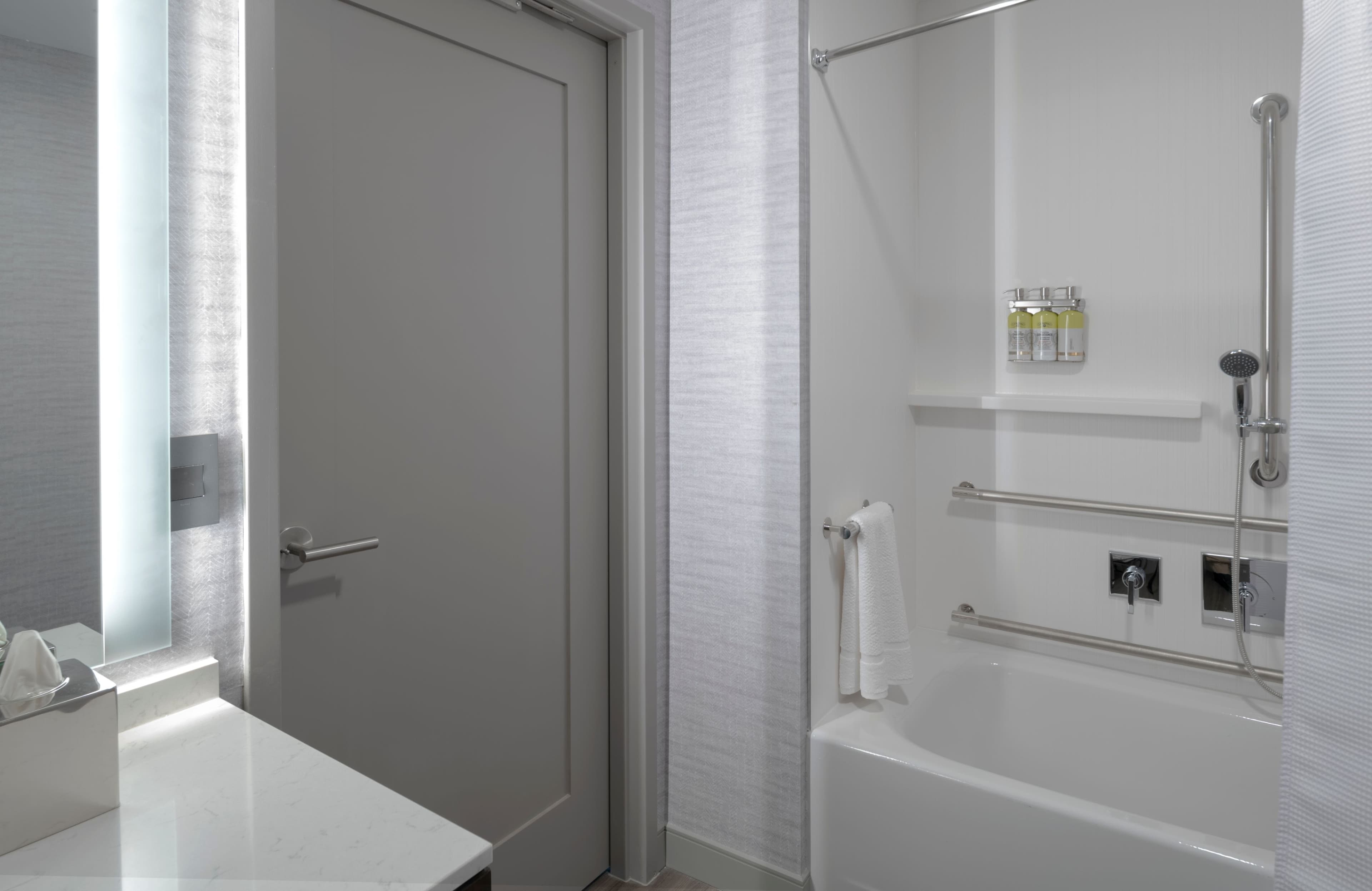 Staybridge Suites Boston Logan Airport - Revere — 17