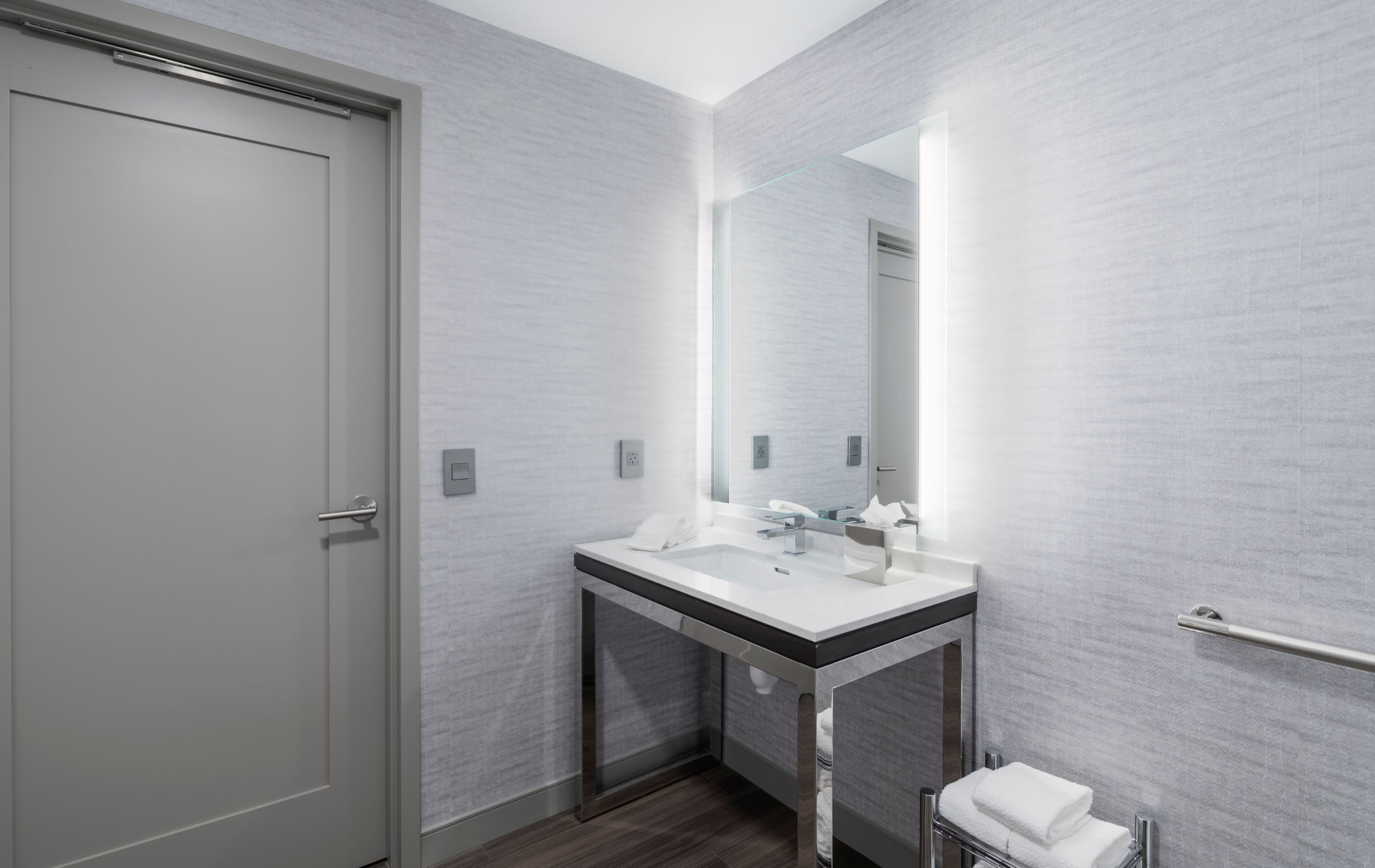 Staybridge Suites Boston Logan Airport - Revere — 16
