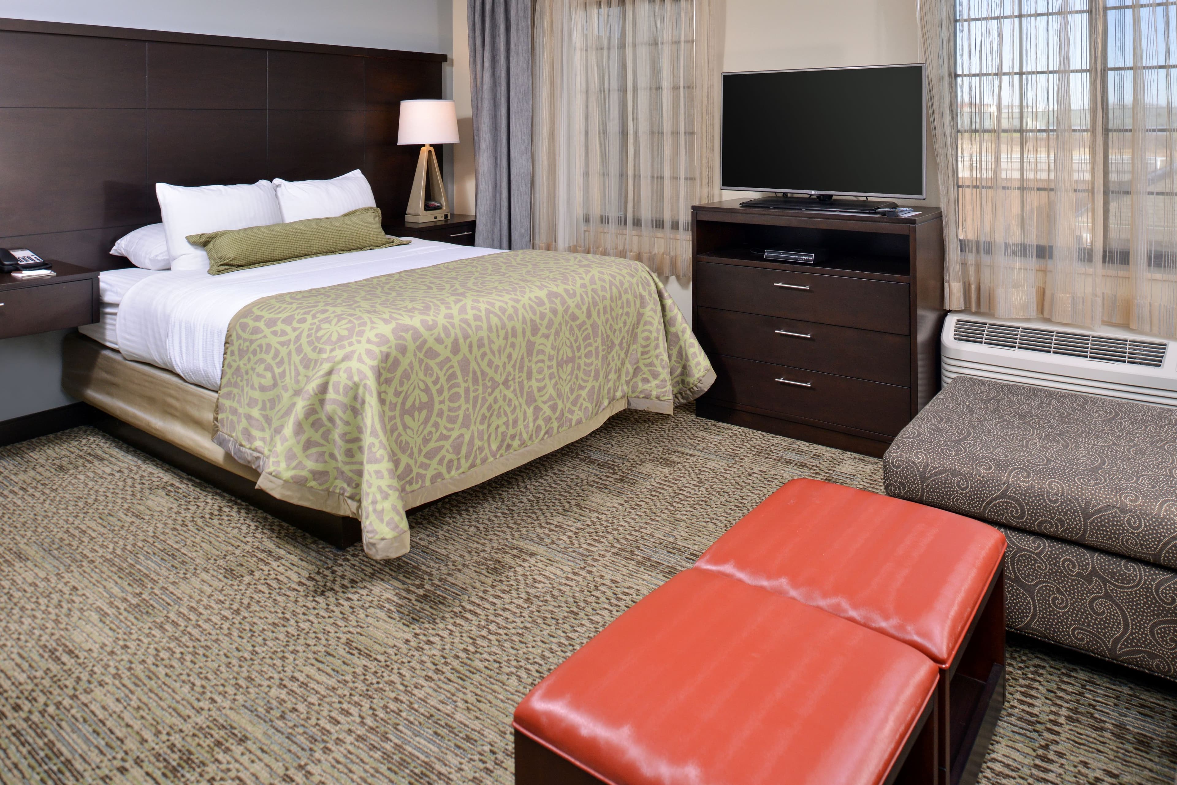 Staybridge Suites Rochester - Commerce DR NW - Image 4