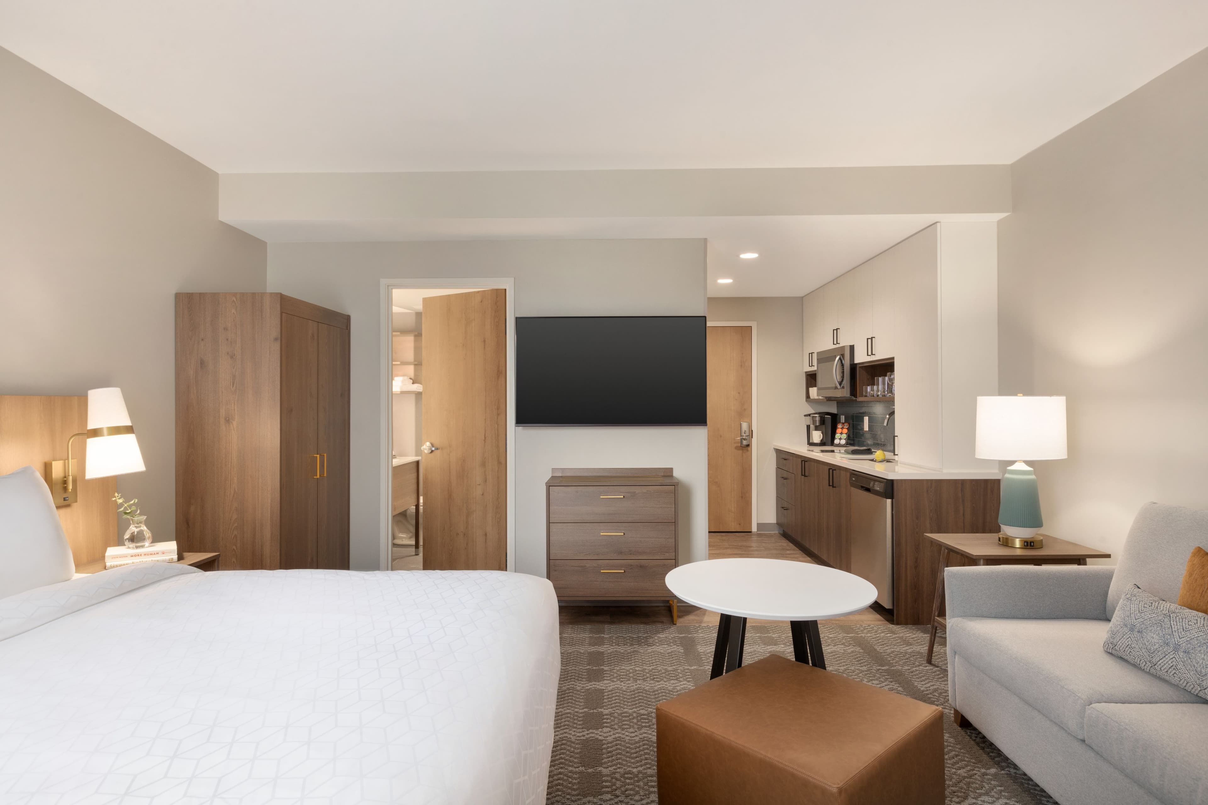 Staybridge Suites Rochester – Mayo Clinic Area - Image 4