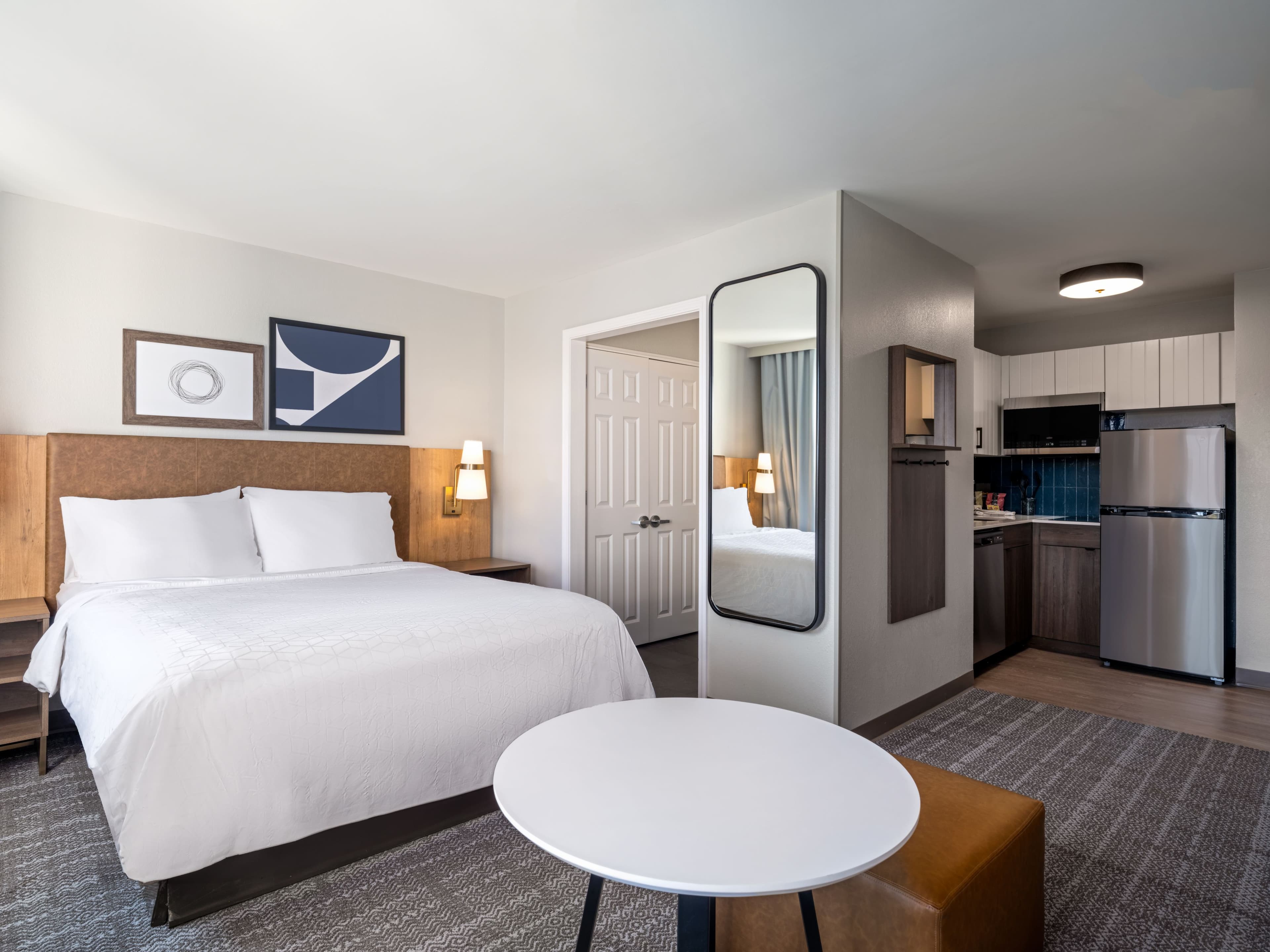 Staybridge Suites Rochester University — 12