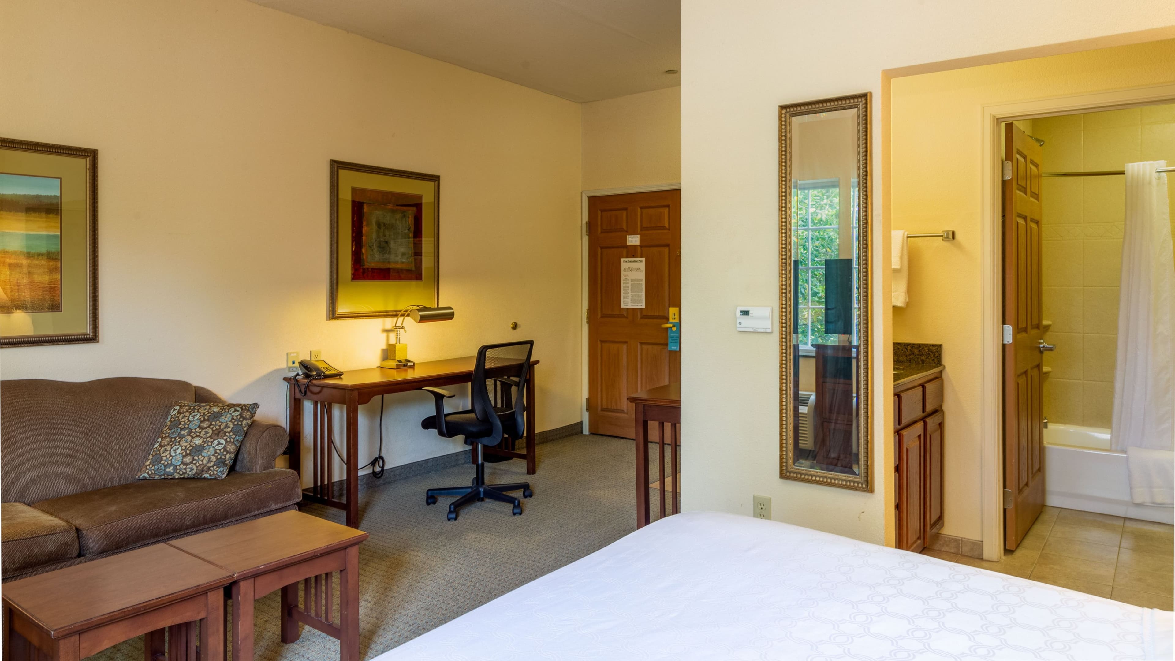 Staybridge Suites Philadelphia Valley Forge 422 - Image 4