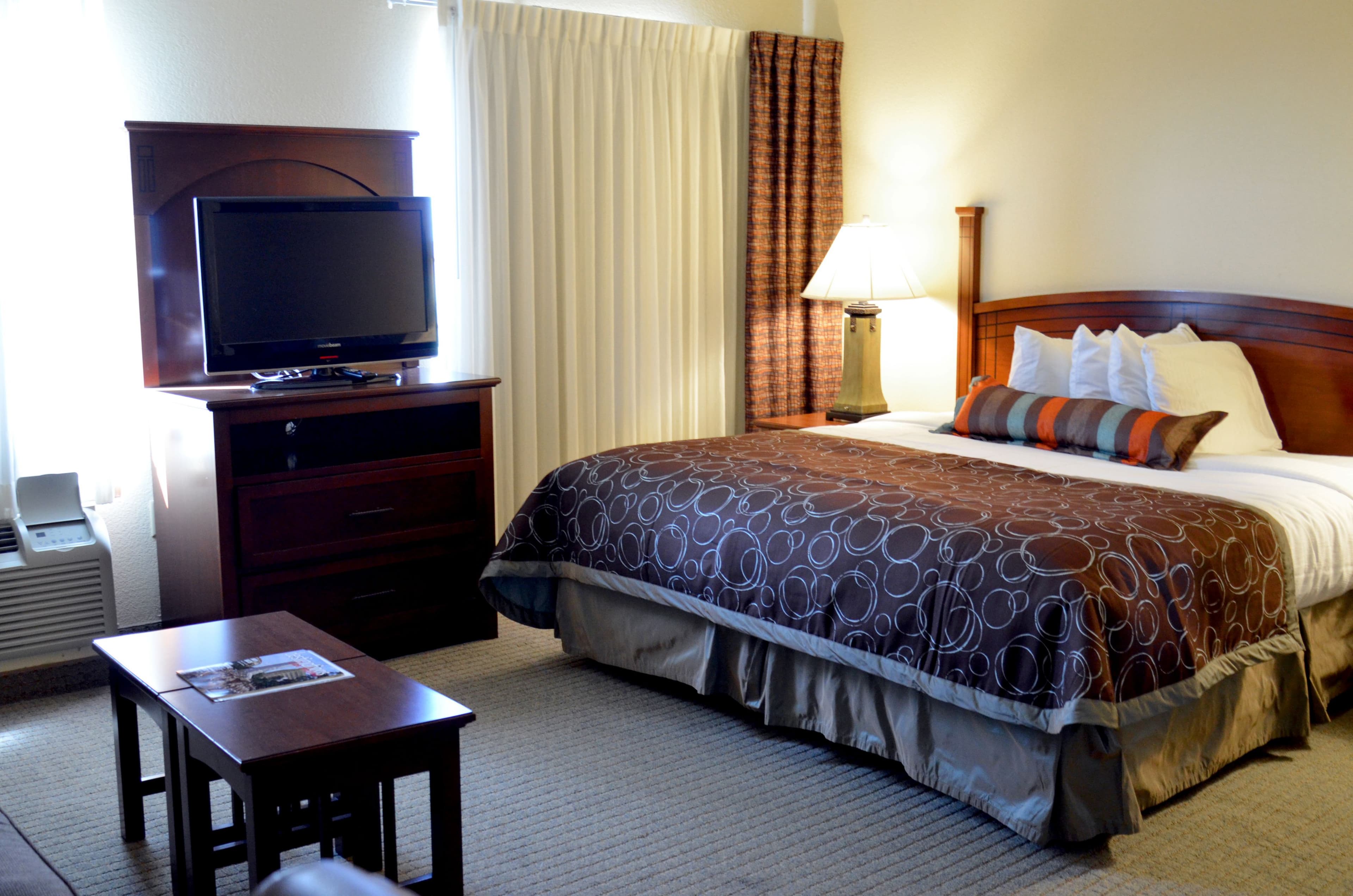 Staybridge Suites San Antonio Sea World - Image 3