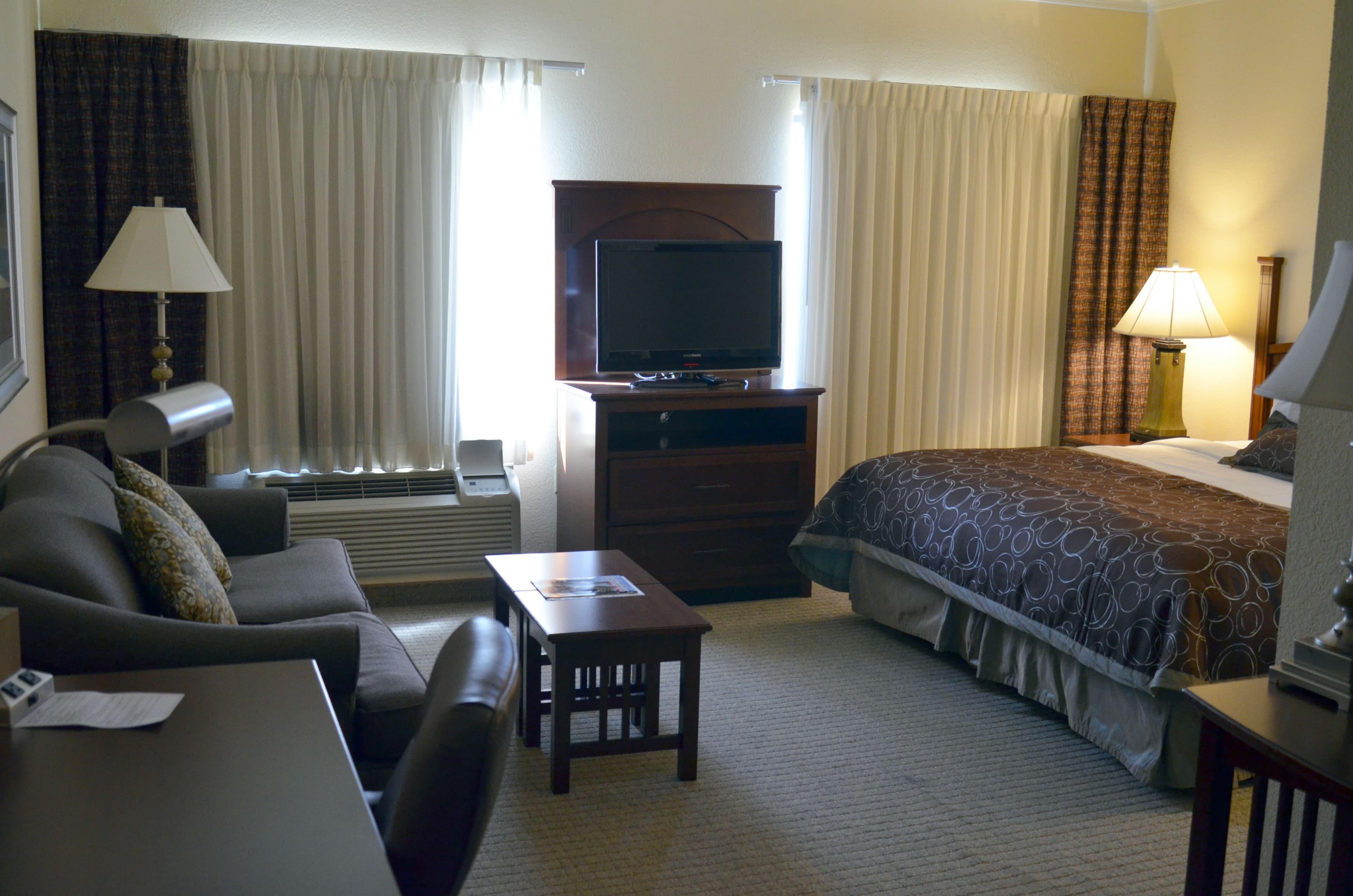Staybridge Suites San Antonio Sea World - Image 5