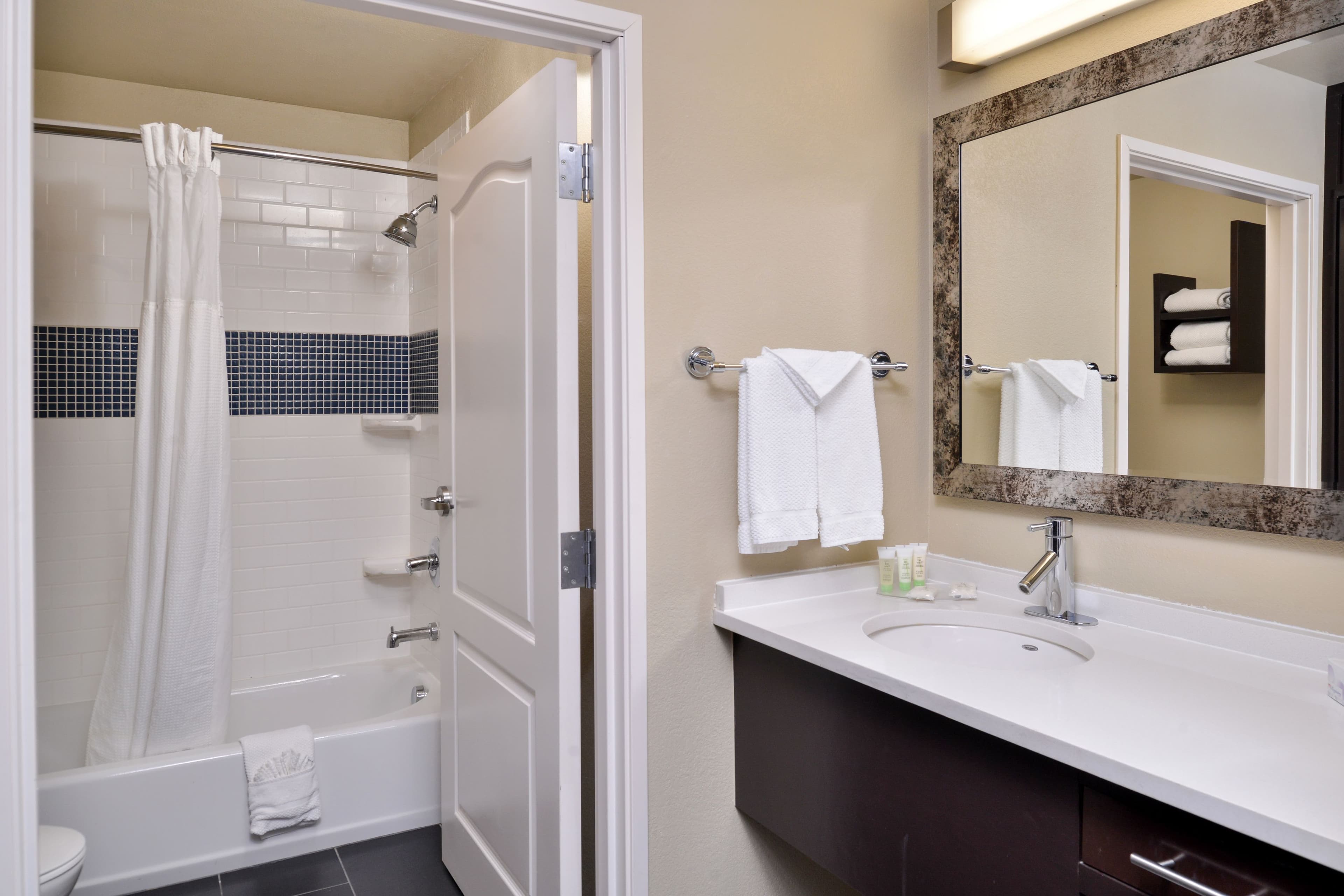 Staybridge Suites San Antonio - Stone Oak — 10