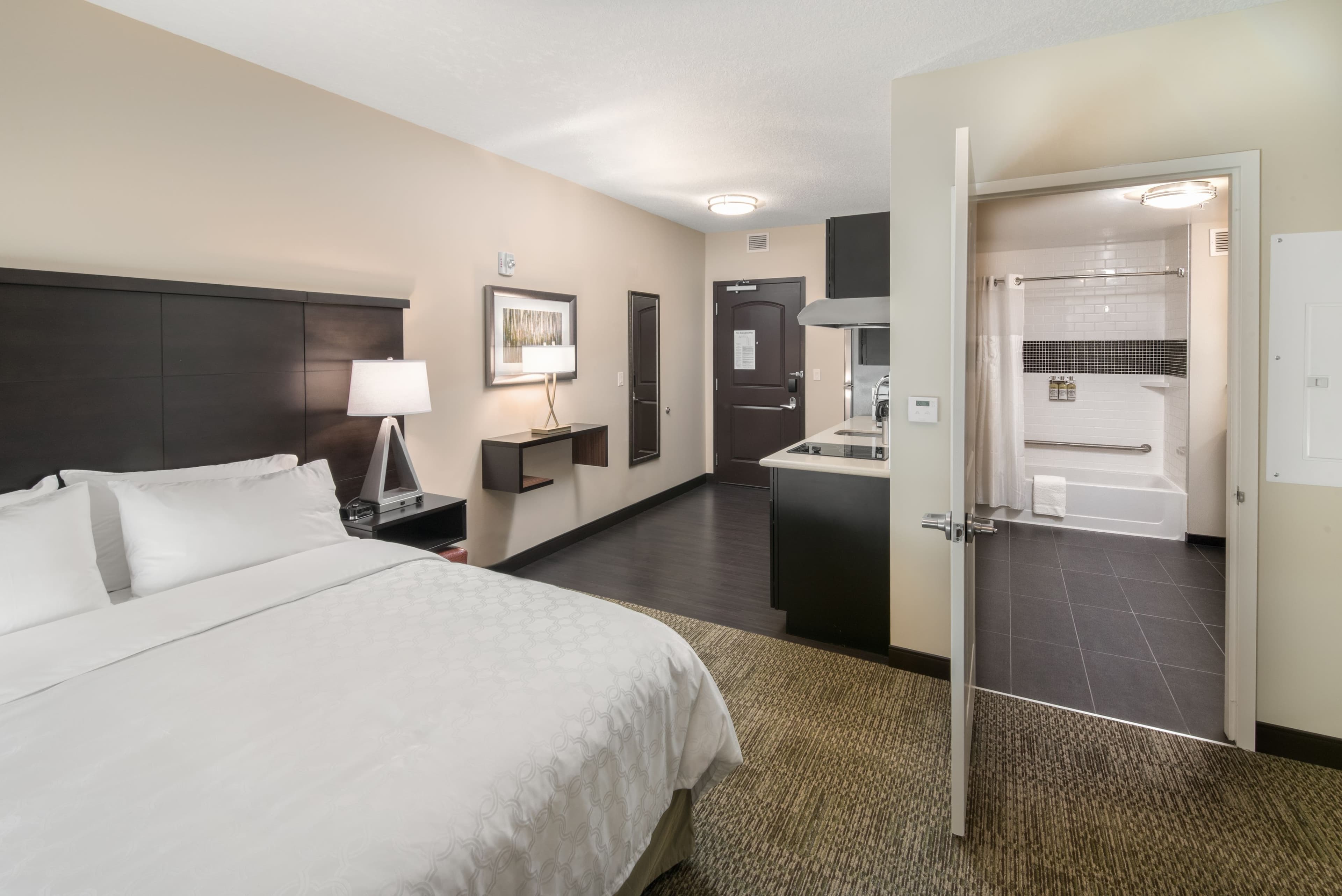 Staybridge Suites Saskatoon - University - Image 3