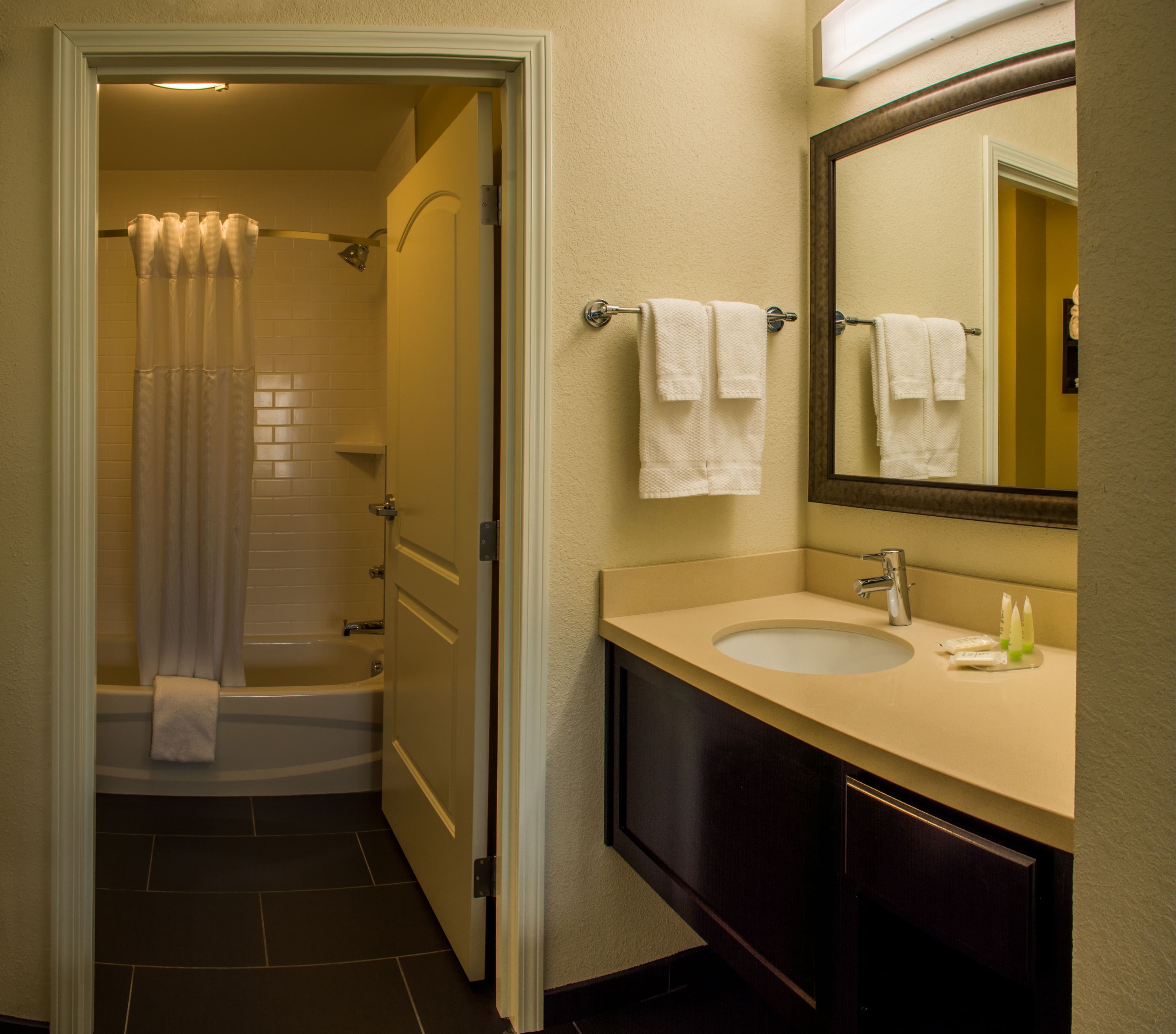 Staybridge Suites Schererville - Image 5