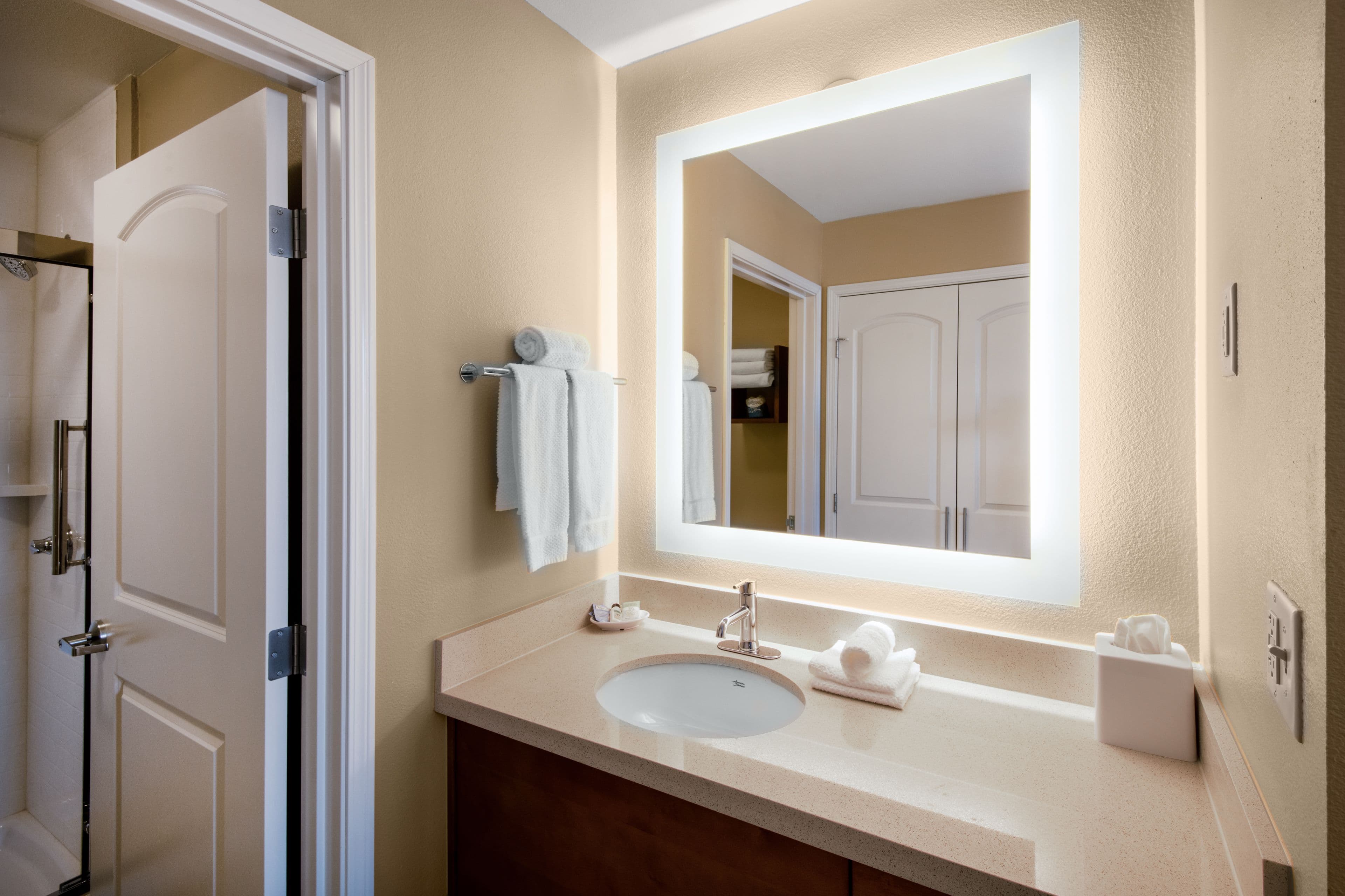 Staybridge Suites Scottsdale - Talking Stick — 8