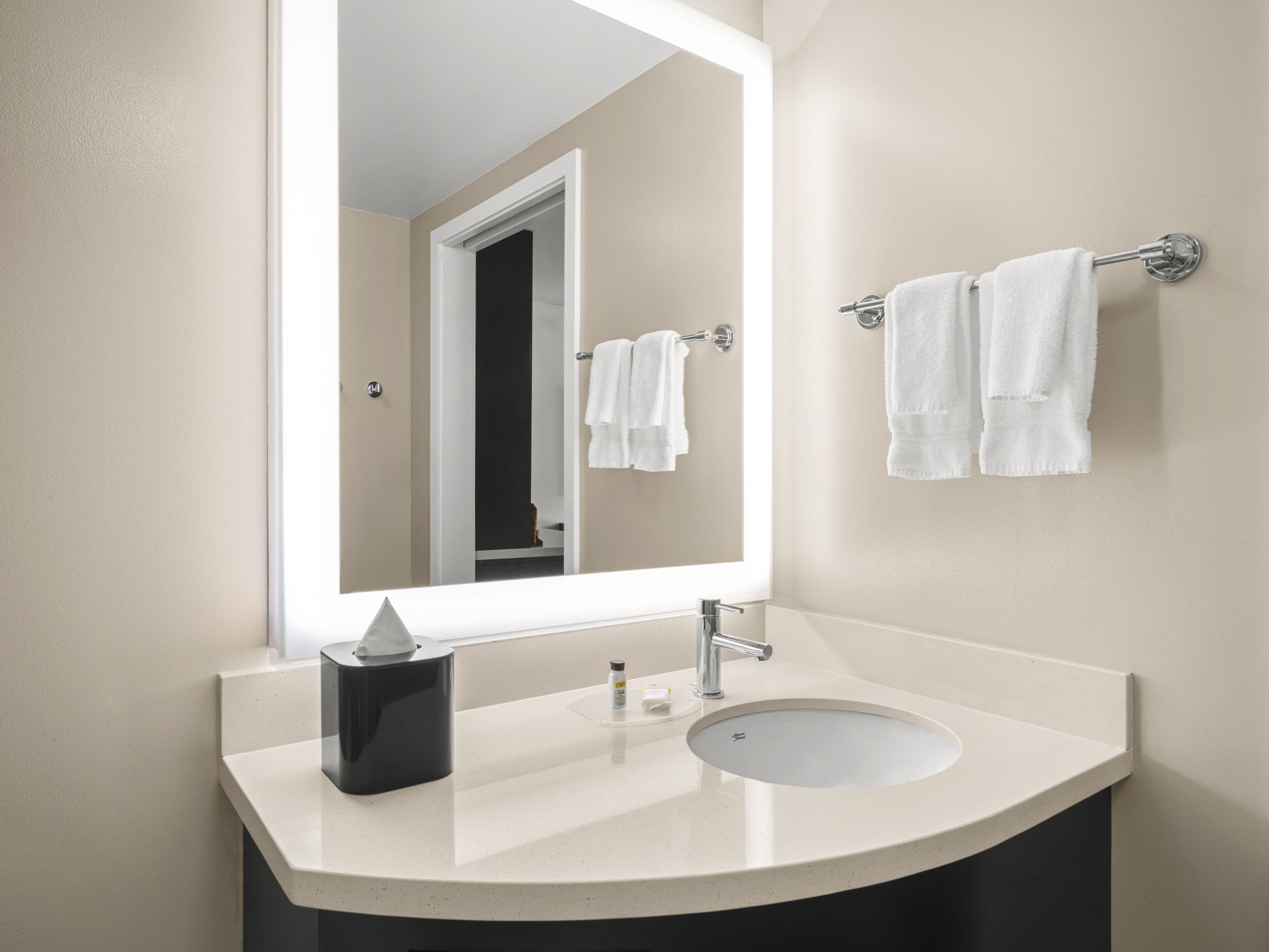 Staybridge Suites Seattle Downtown - Lake Union — 10