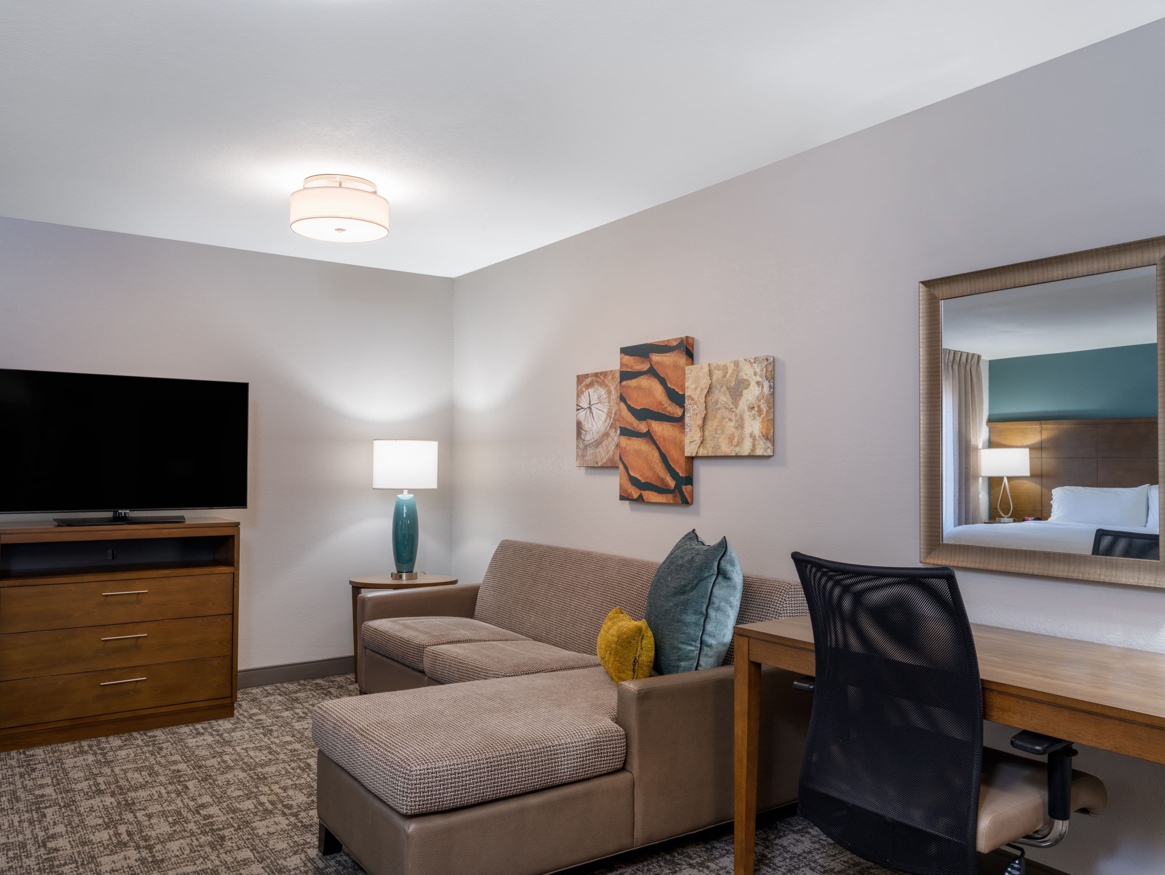 Staybridge Suites Sioux City Southeast - Image 5