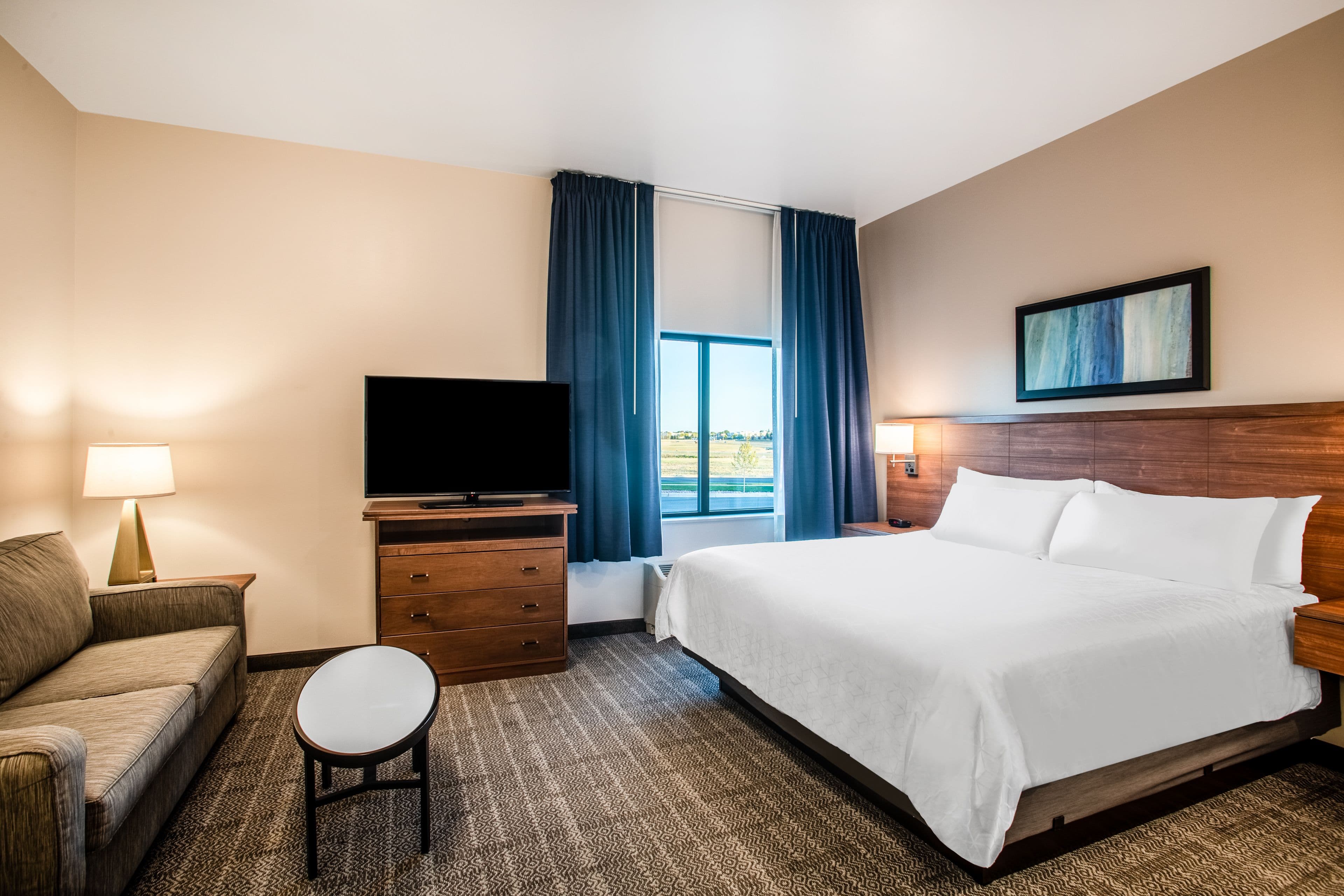 Staybridge Suites Sioux Falls Southwest - Image 2