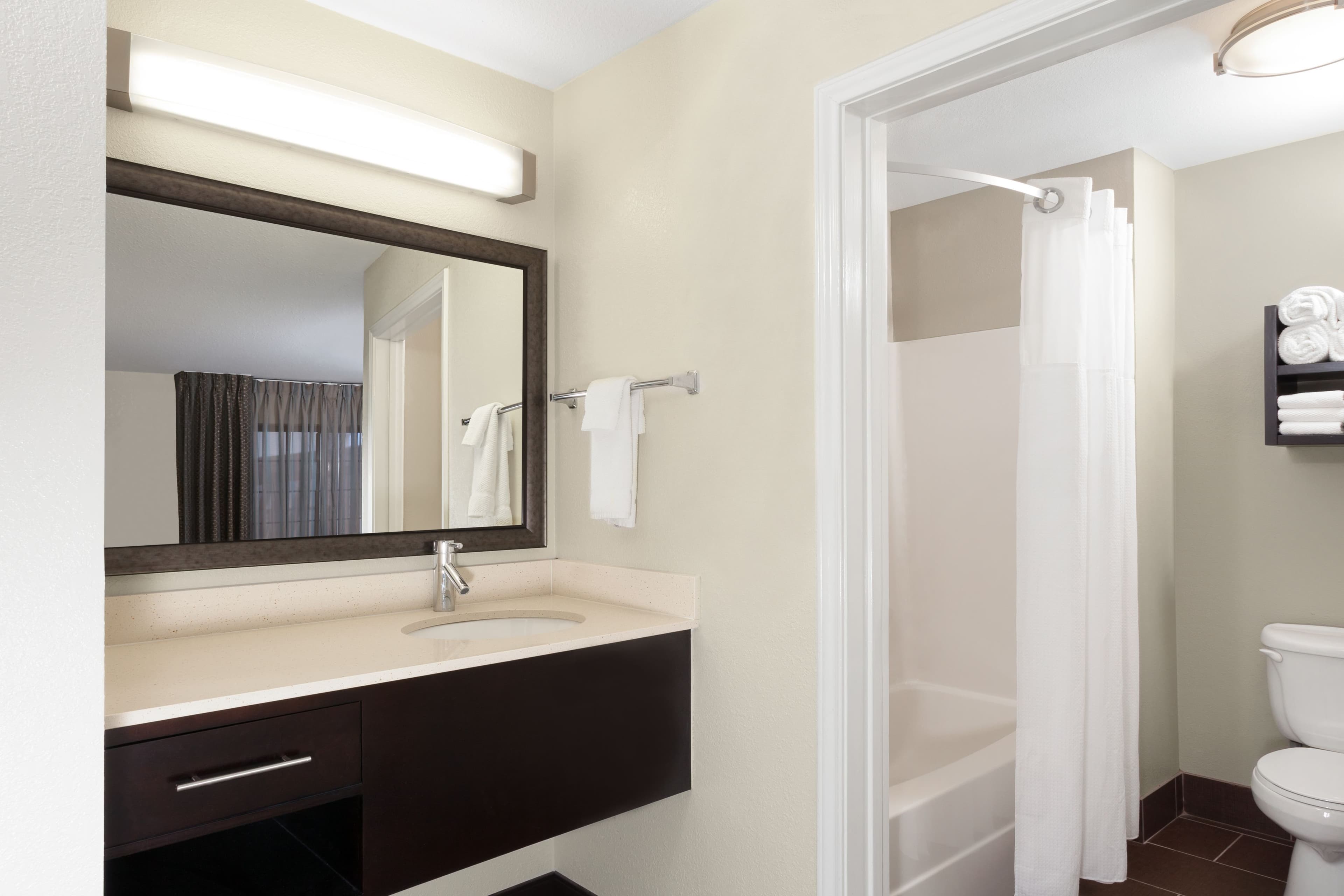 Staybridge Suites Springfield-South - Image 5