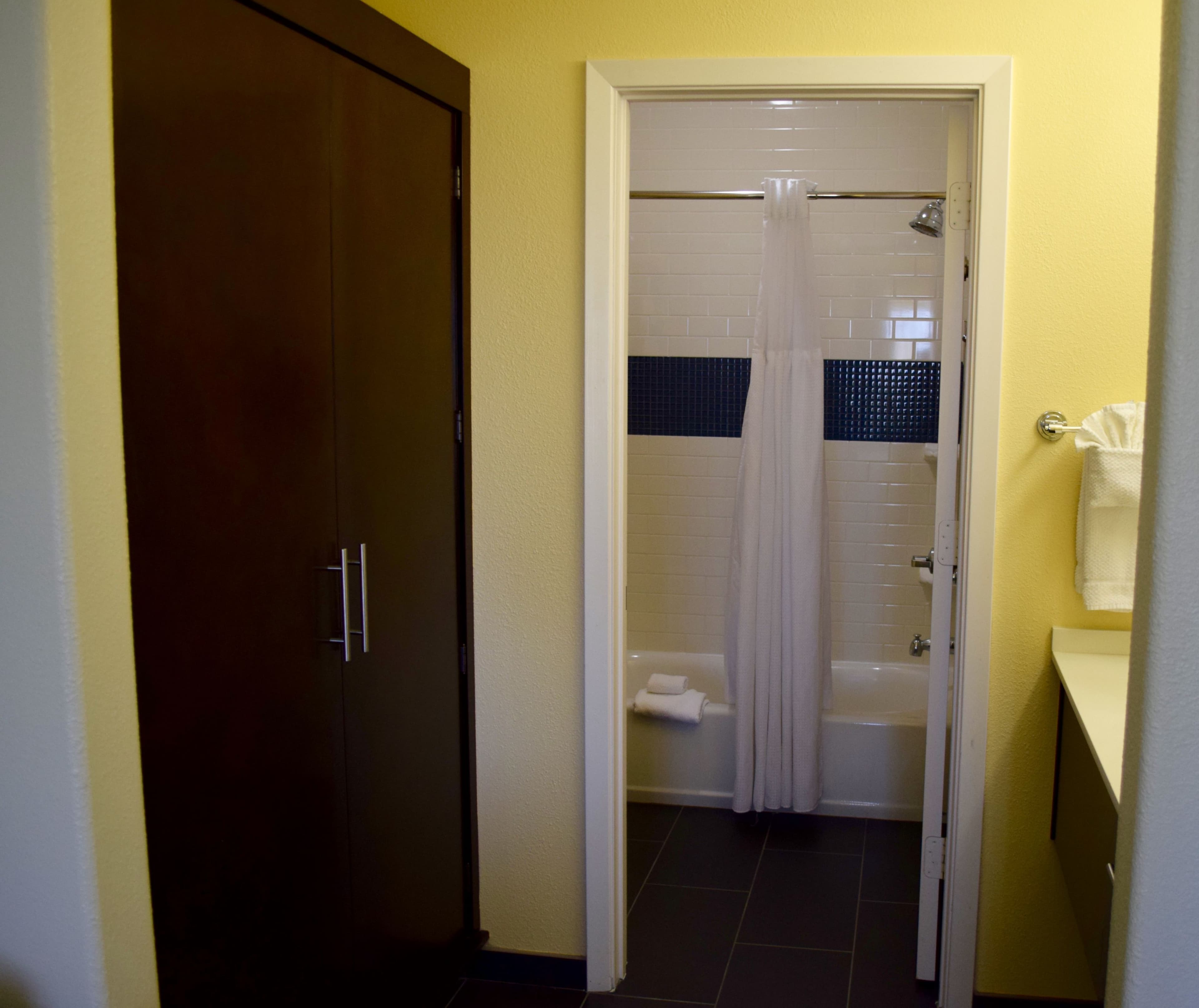 Staybridge Suites Houston Stafford - Sugar Land - Image 5