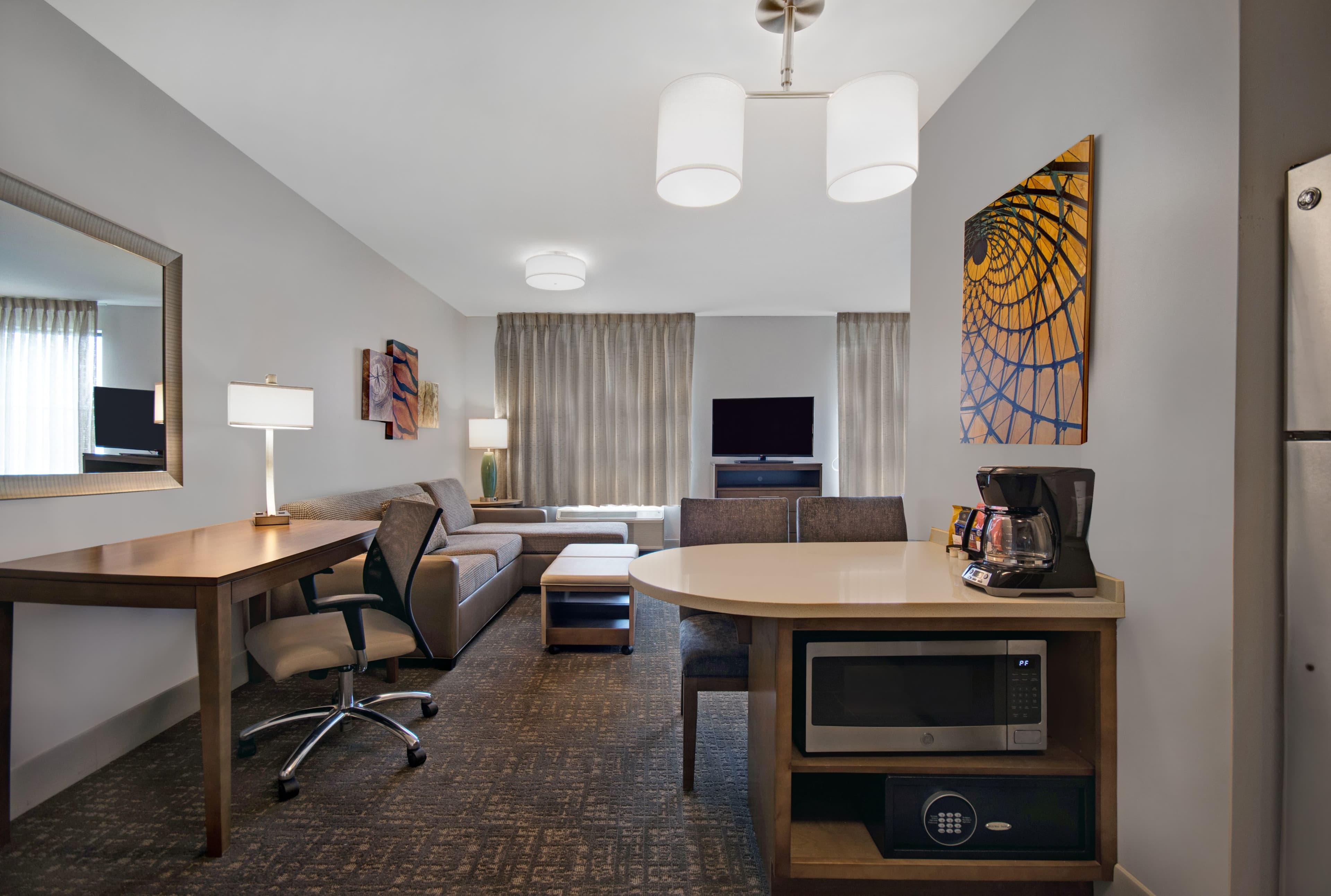 Staybridge Suites Sterling Heights - Detroit — 11