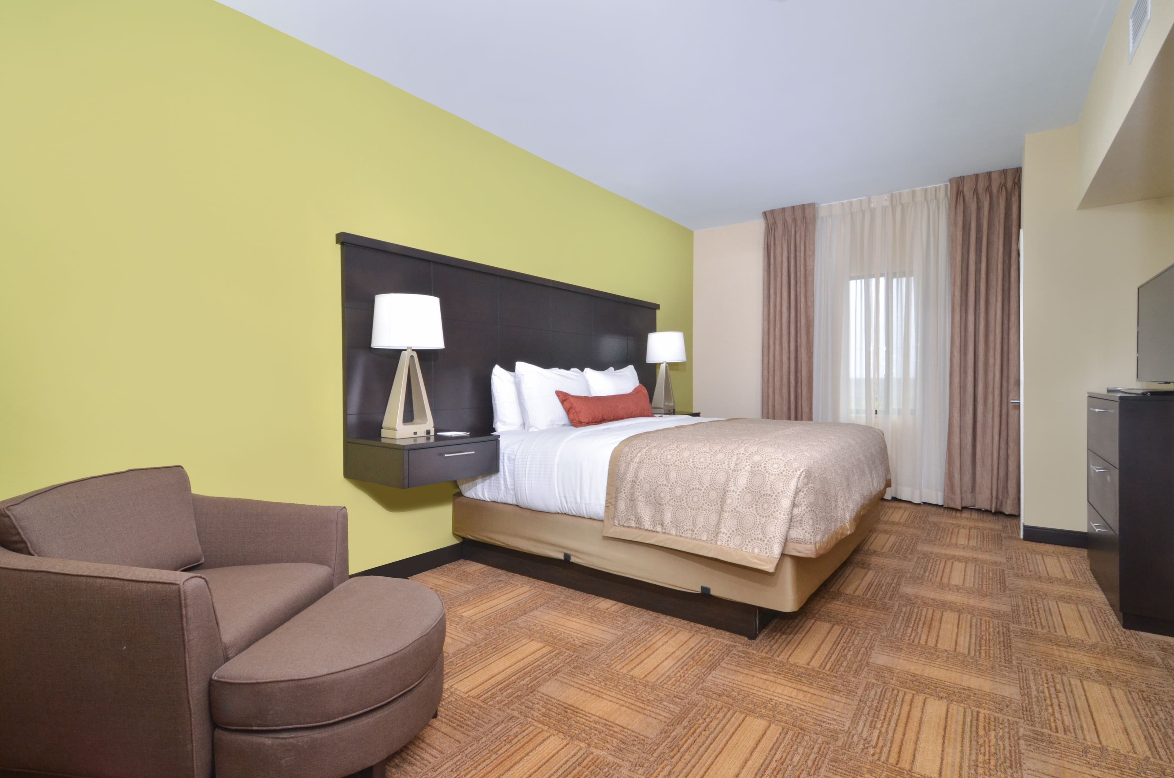 Staybridge Suites Tomball - Spring Area - Image 4