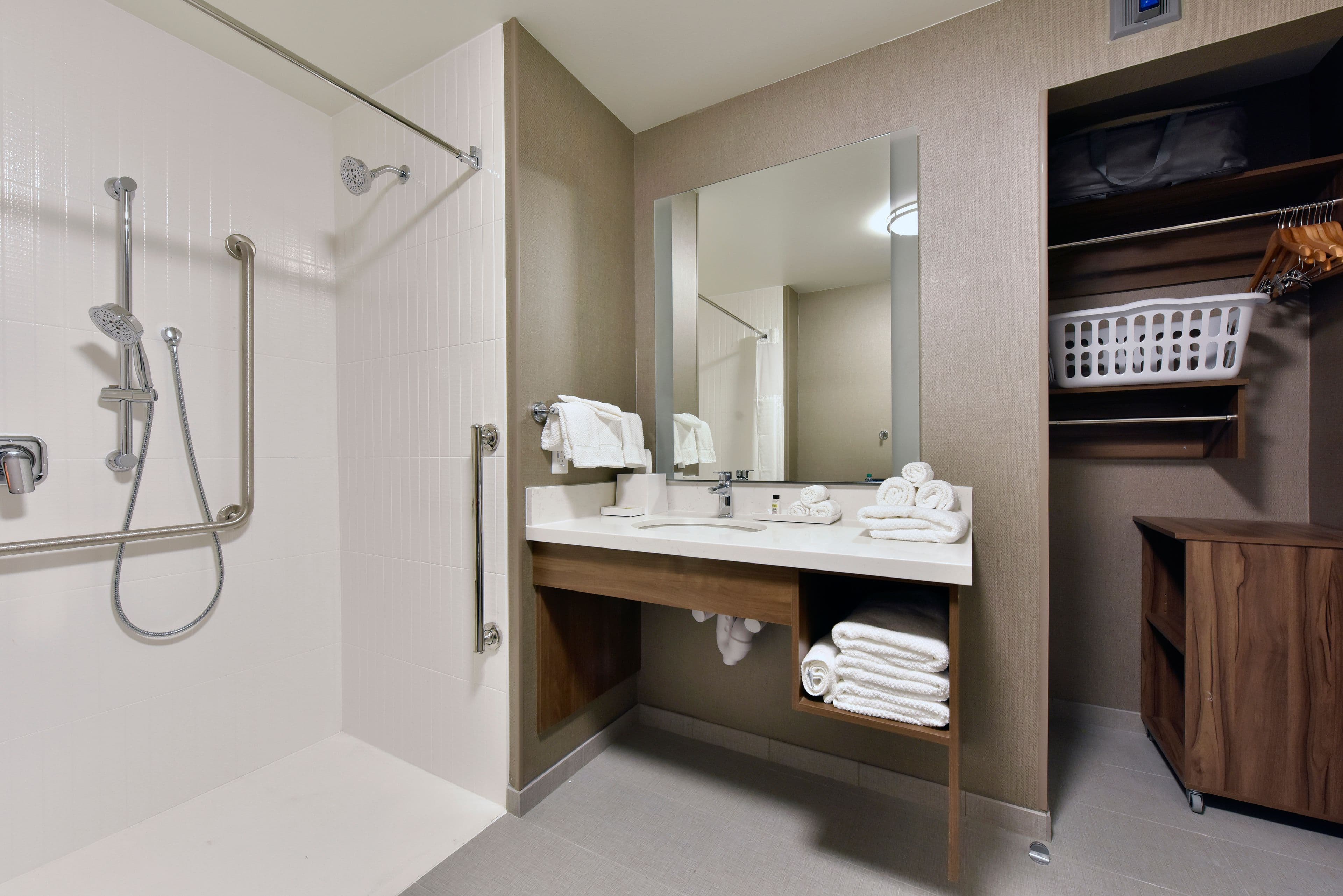 Staybridge Suites Waterloo - St. Jacobs Area — 16