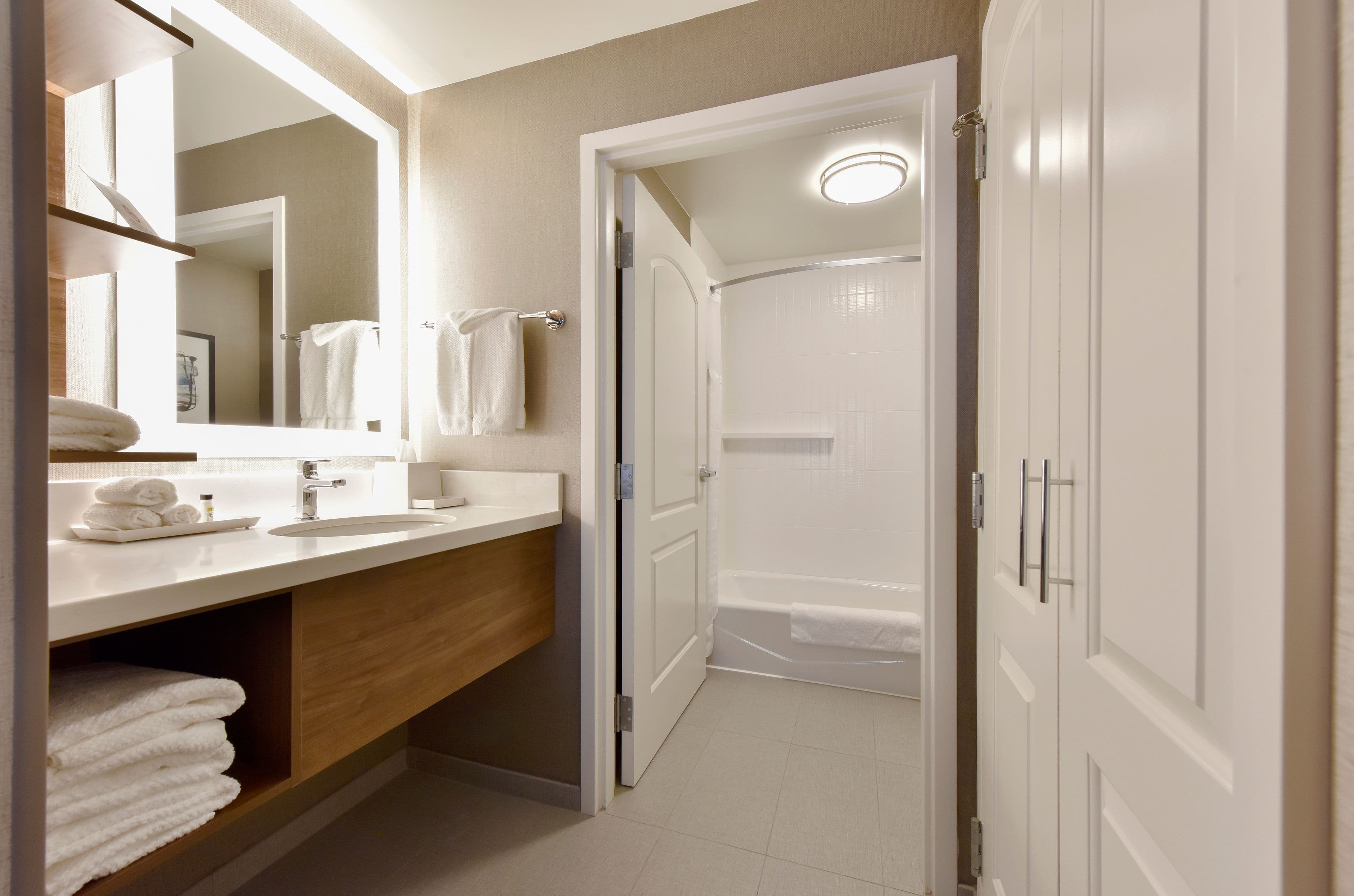 Staybridge Suites Waterloo - St. Jacobs Area — 9