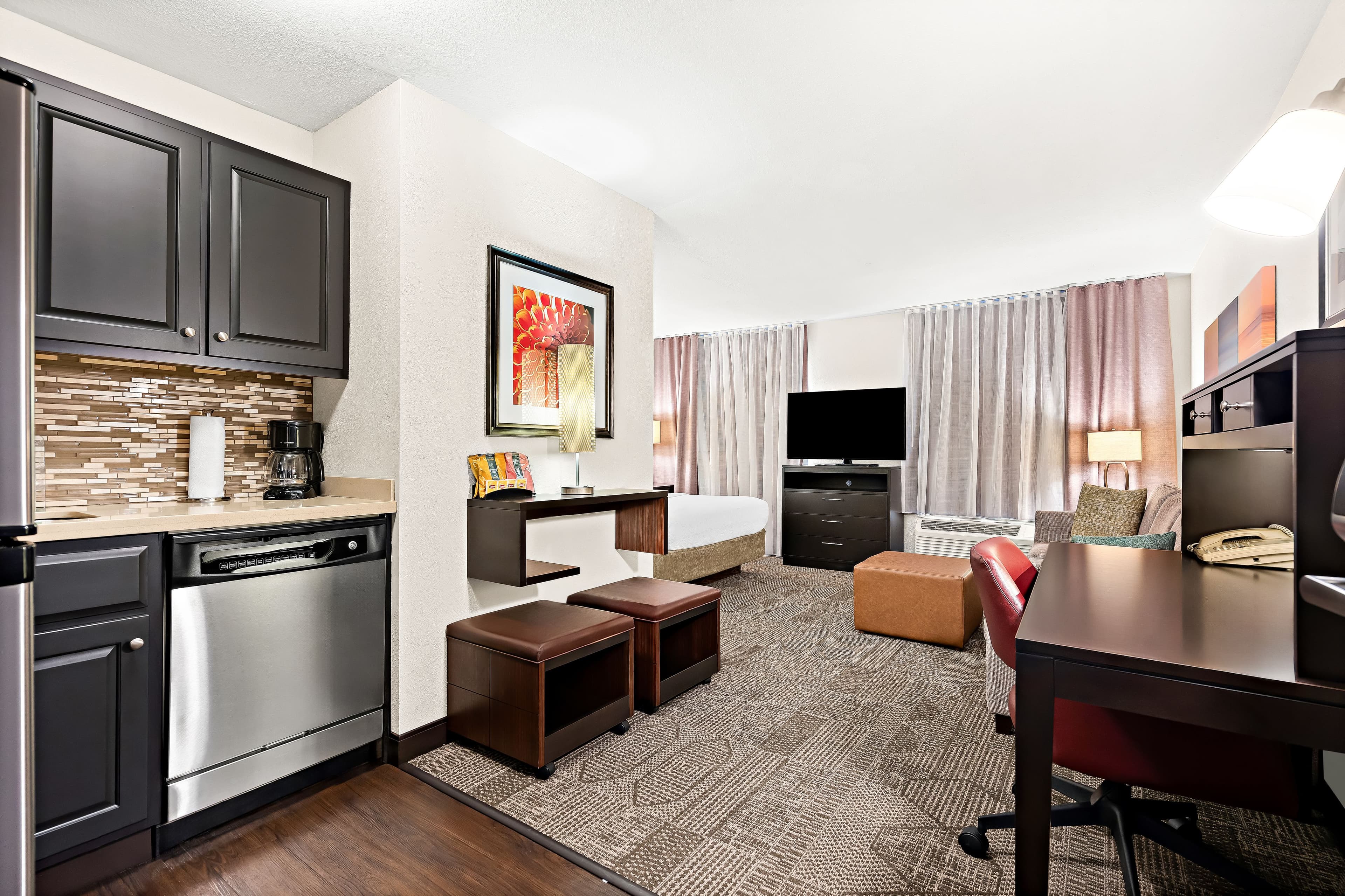 Staybridge Suites Cincinnati North - Image 2