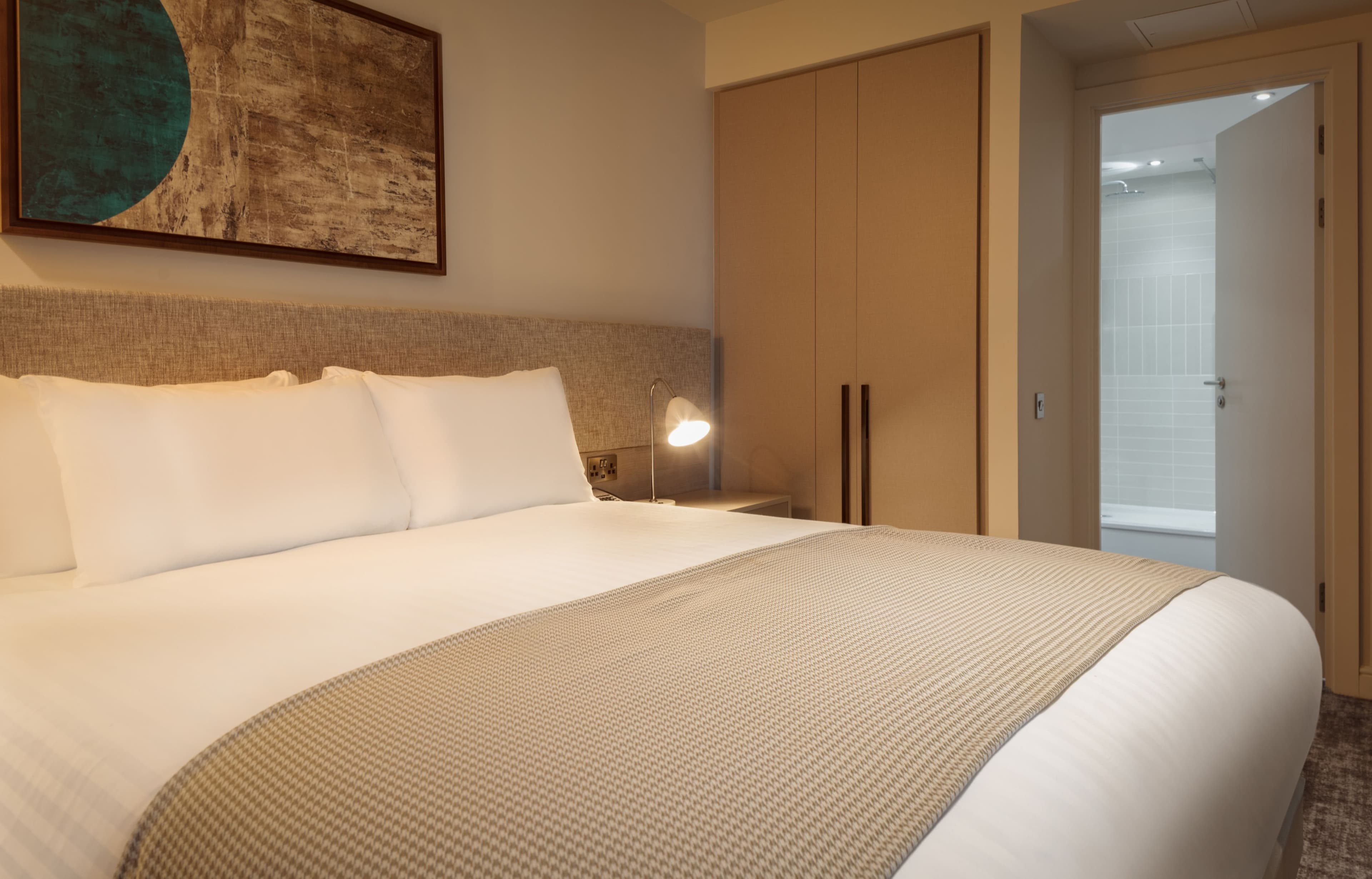 Staybridge Suites London - Heathrow Bath Road — 10