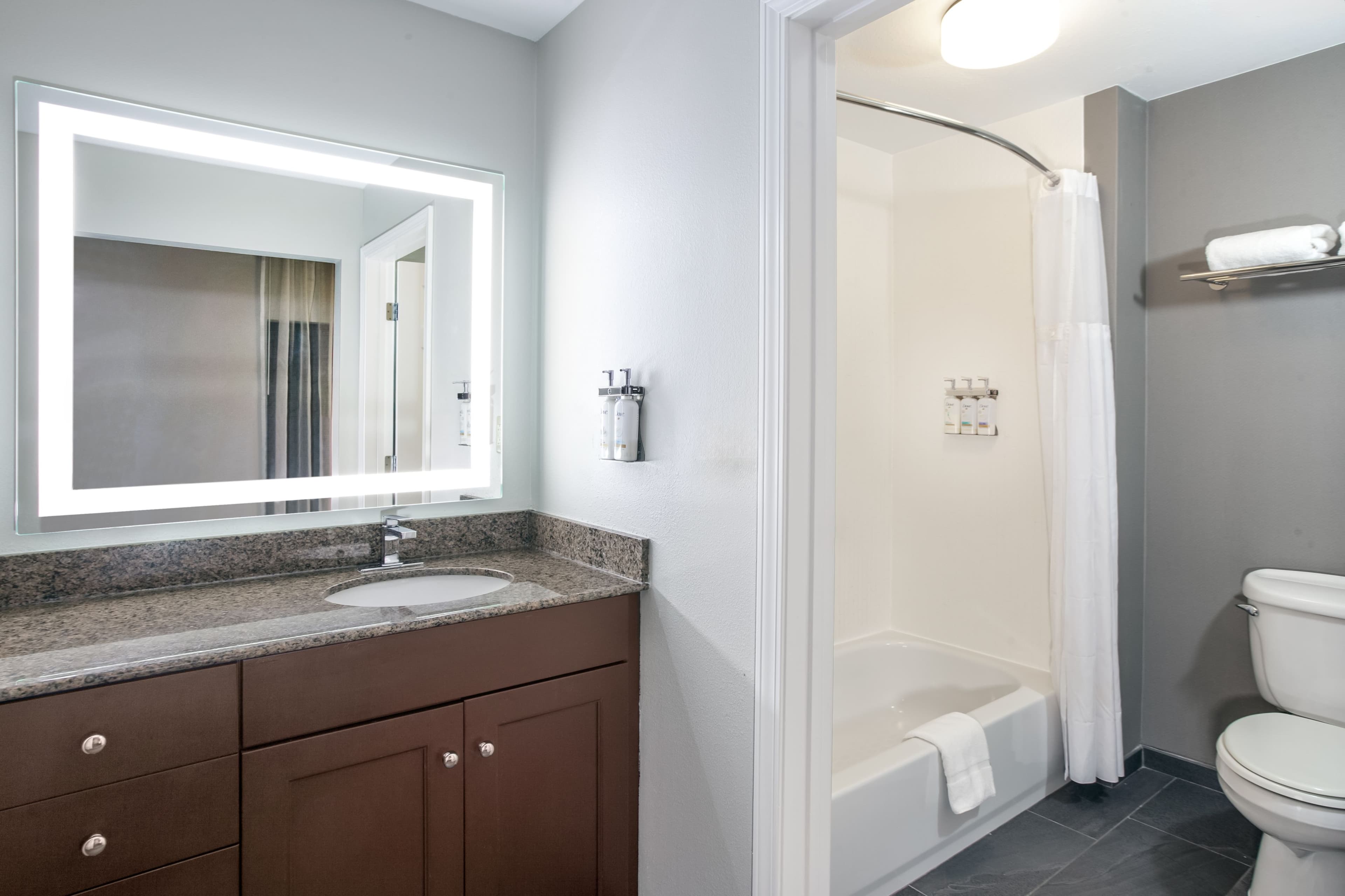 Staybridge Suites Williamsville - Buffalo - Image 3