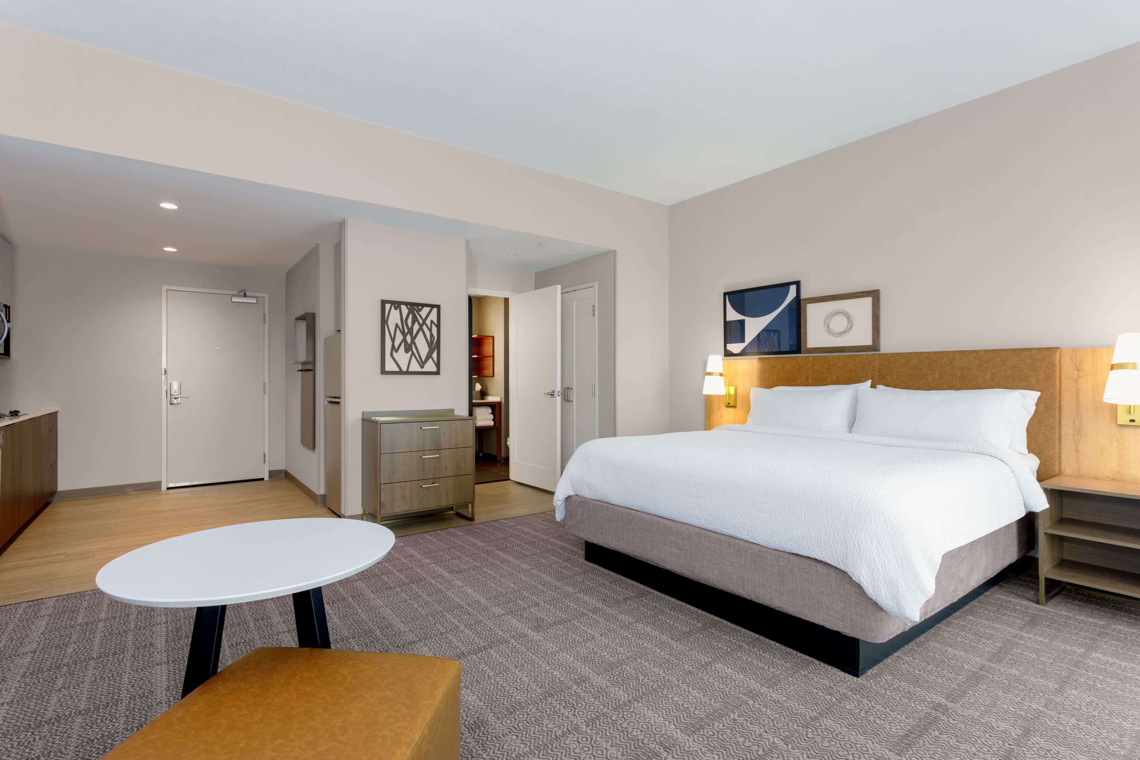 Standard Suite - Image 5