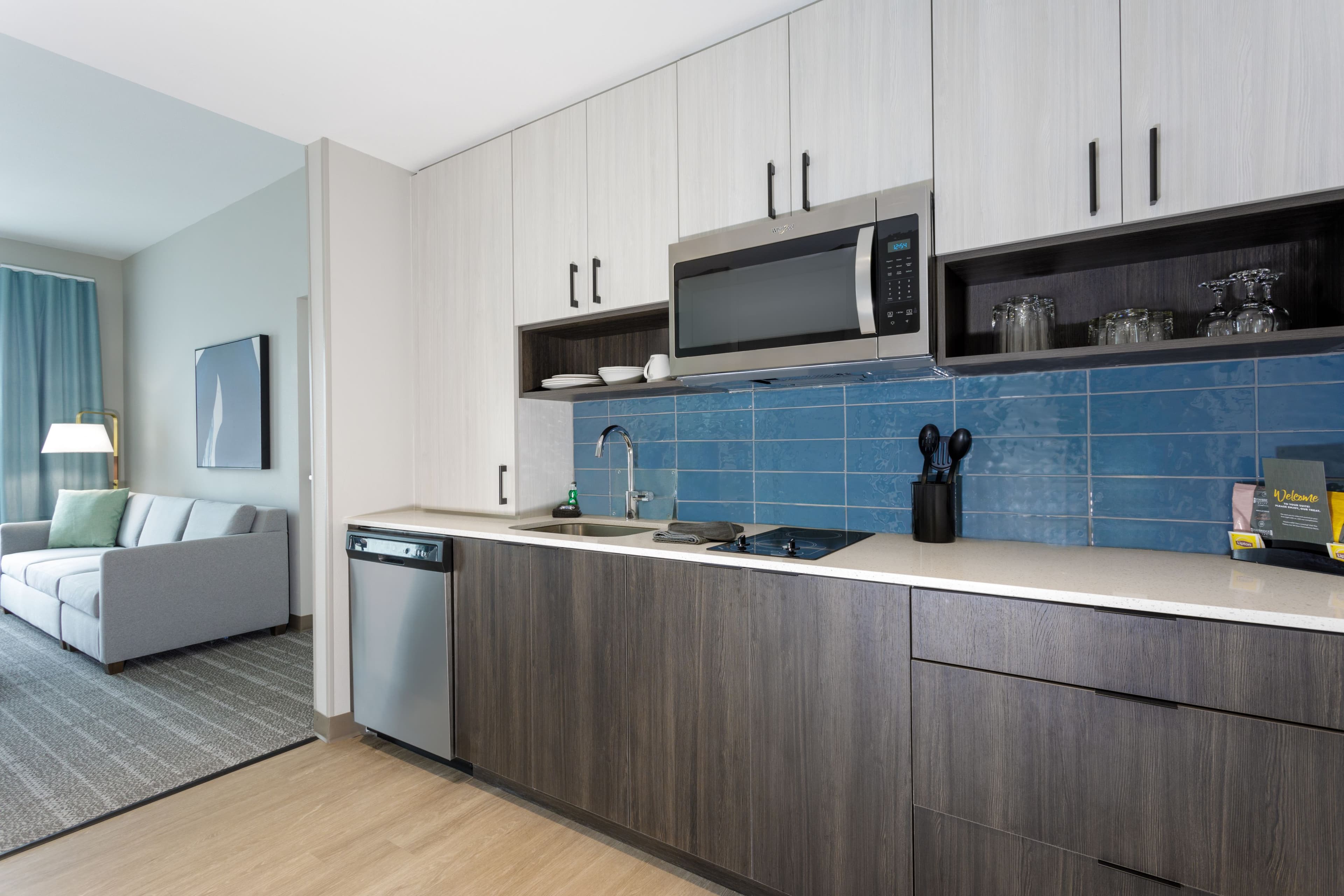 Standard Suite - Image 7