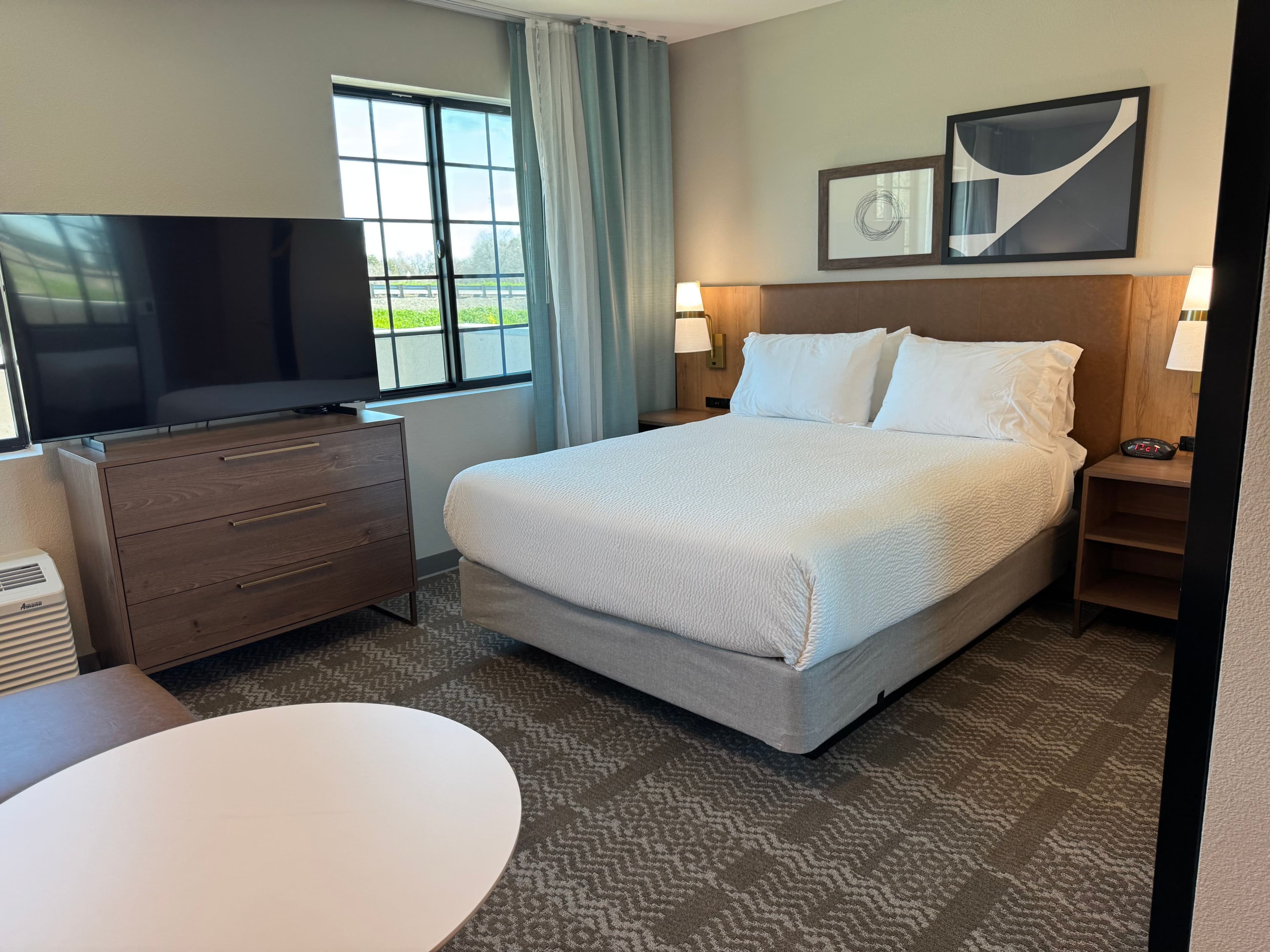 Staybridge Suites Sacramento - Woodland — 95