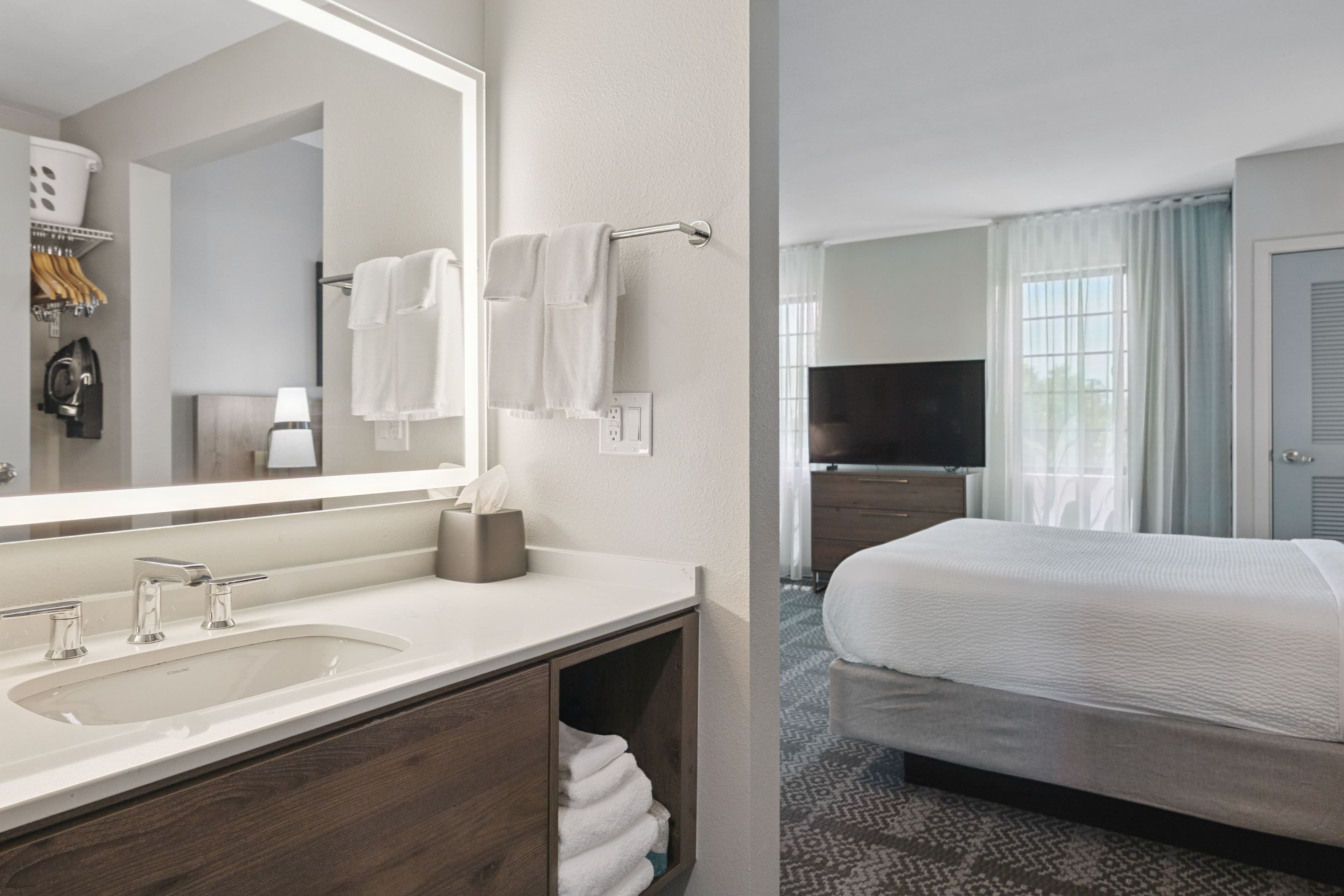 Studio Suite - Image 6