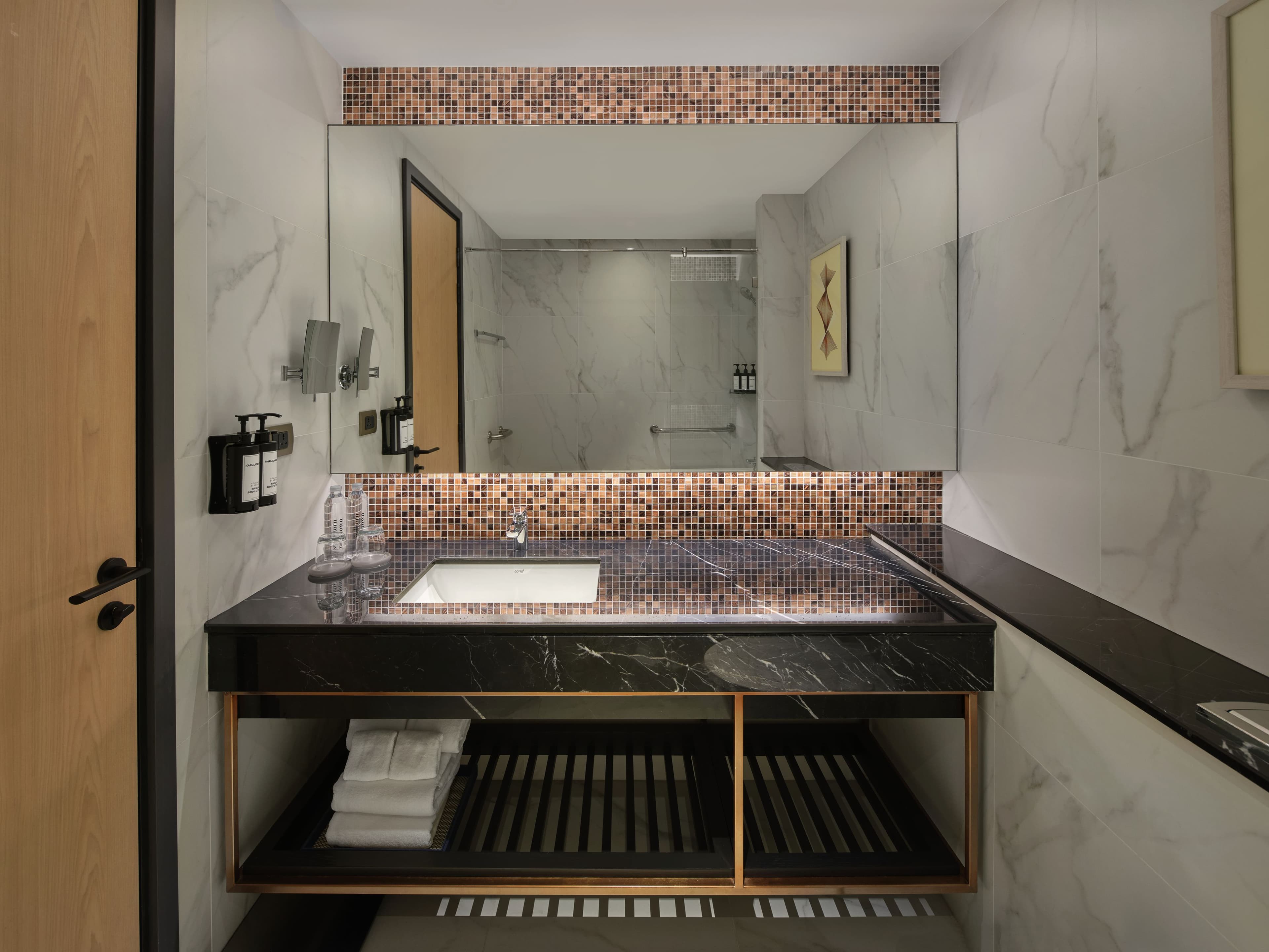 Vignette Collection Sindhorn Midtown Hotel Bangkok — 65