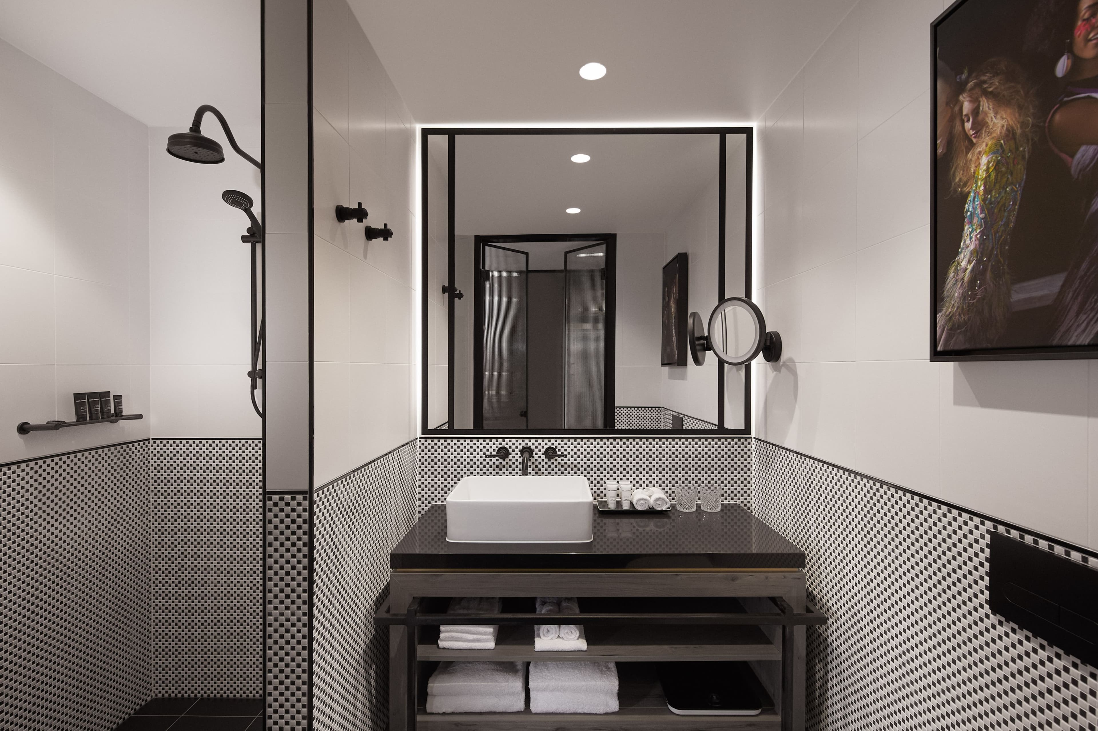 Vignette Collection Hotel X Brisbane Fortitude Vly - Image 4