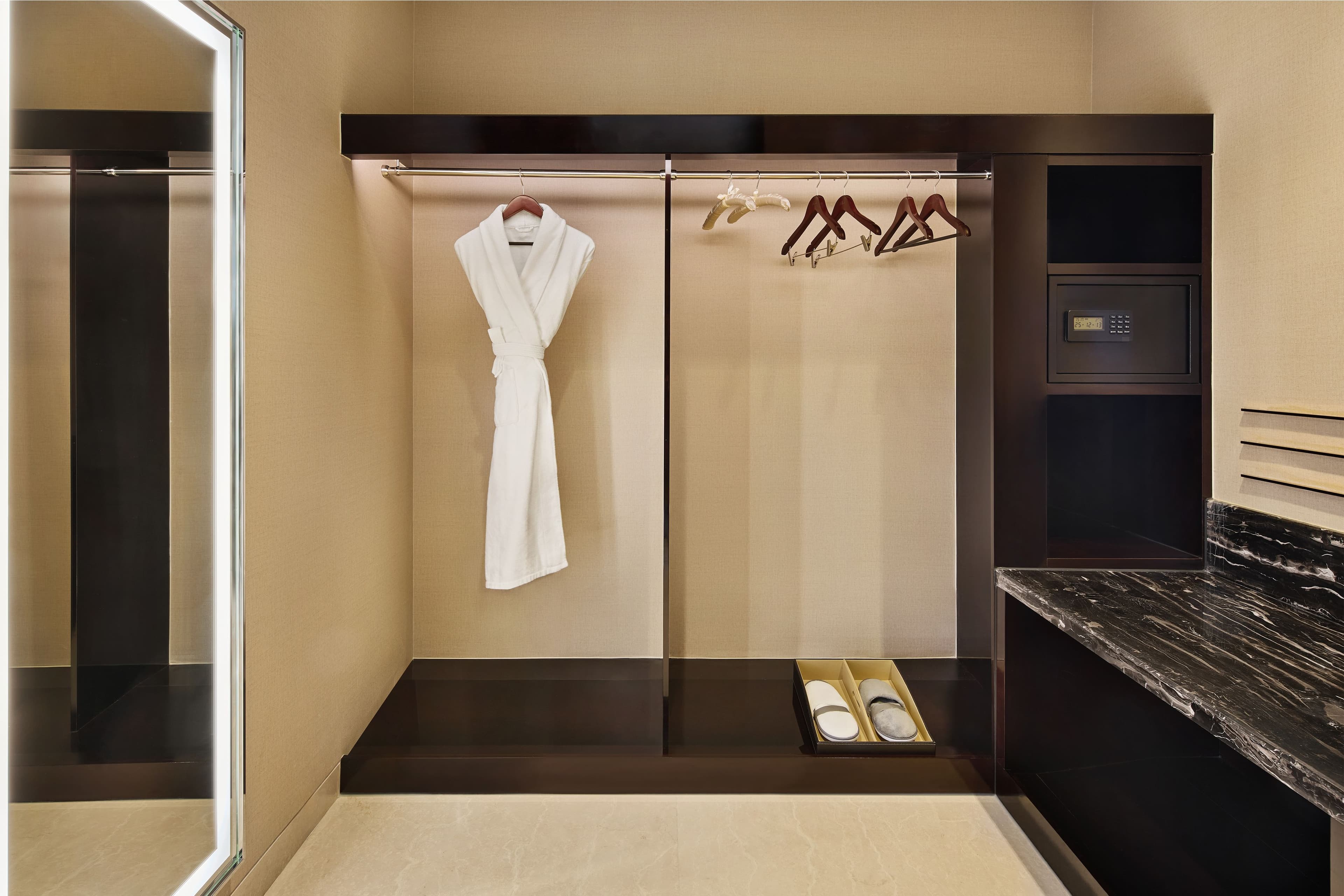 Vignette Collection Palm Springs Hotel Chengdu - Image 3