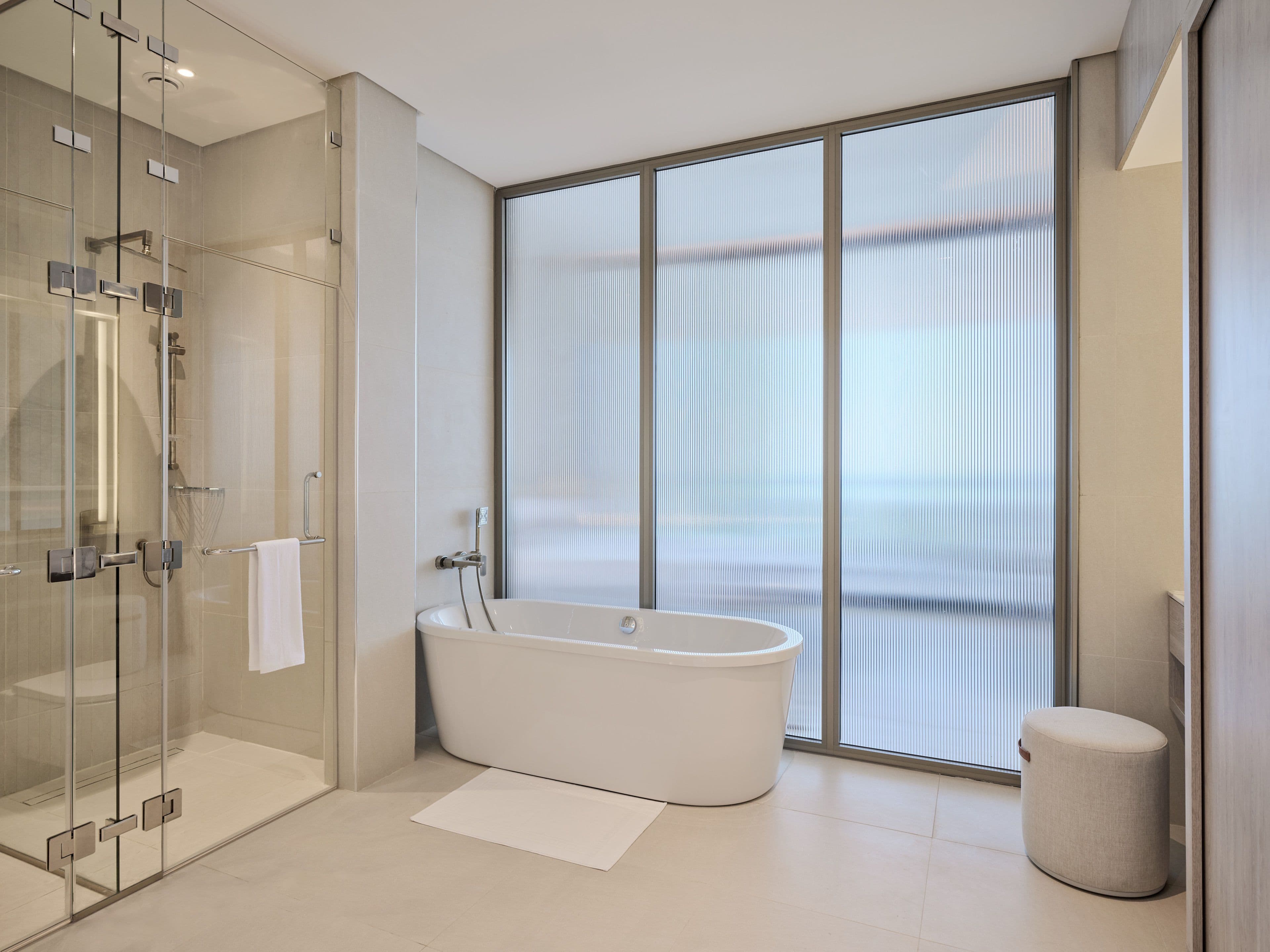 Vignette Collection Arabella Beach Hotel Kuwait — 14