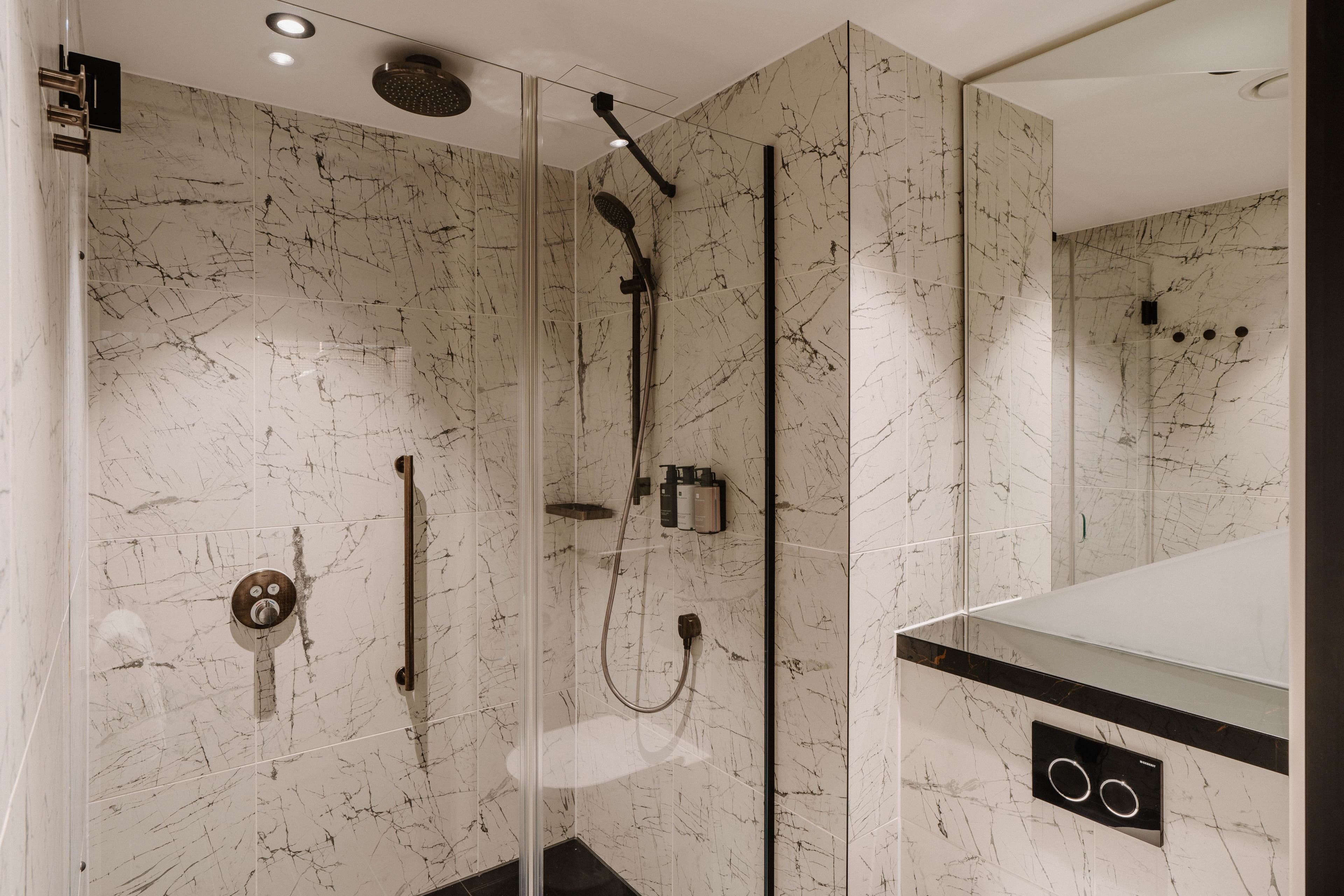 Vignette Collection The Halyard Liverpool - Image 4
