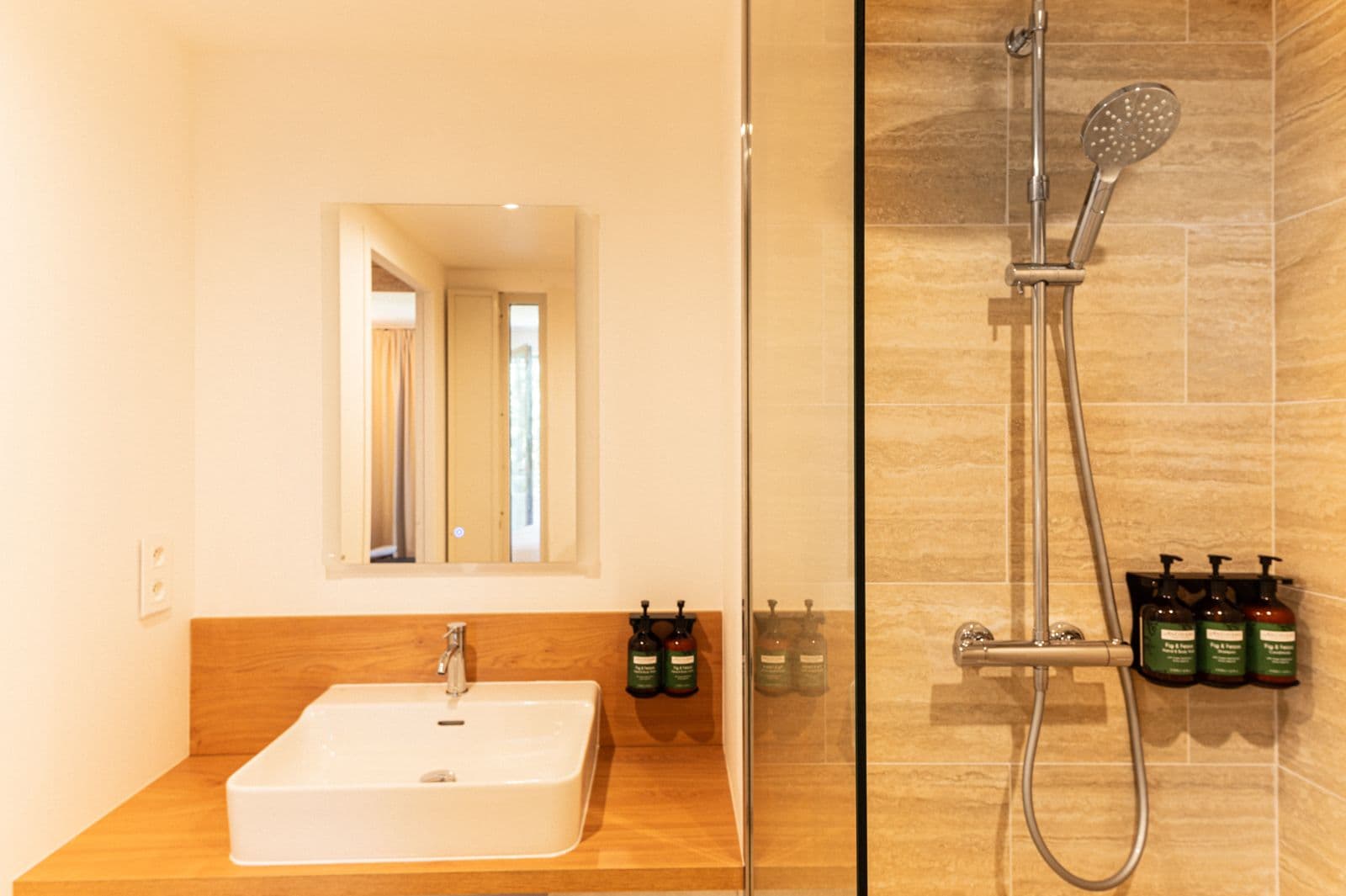 Standard Room - Image 7