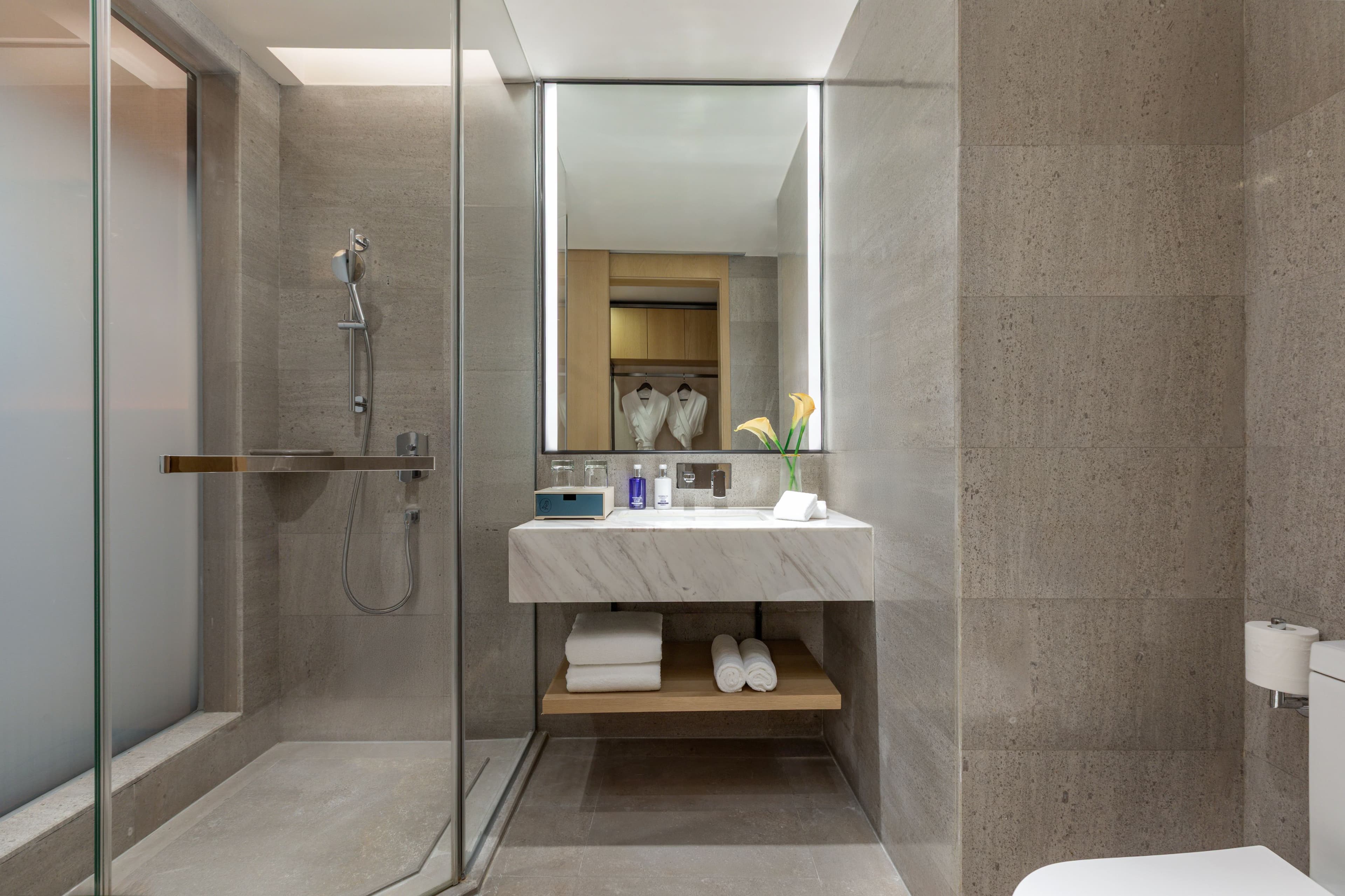 Standard Room - Image 8