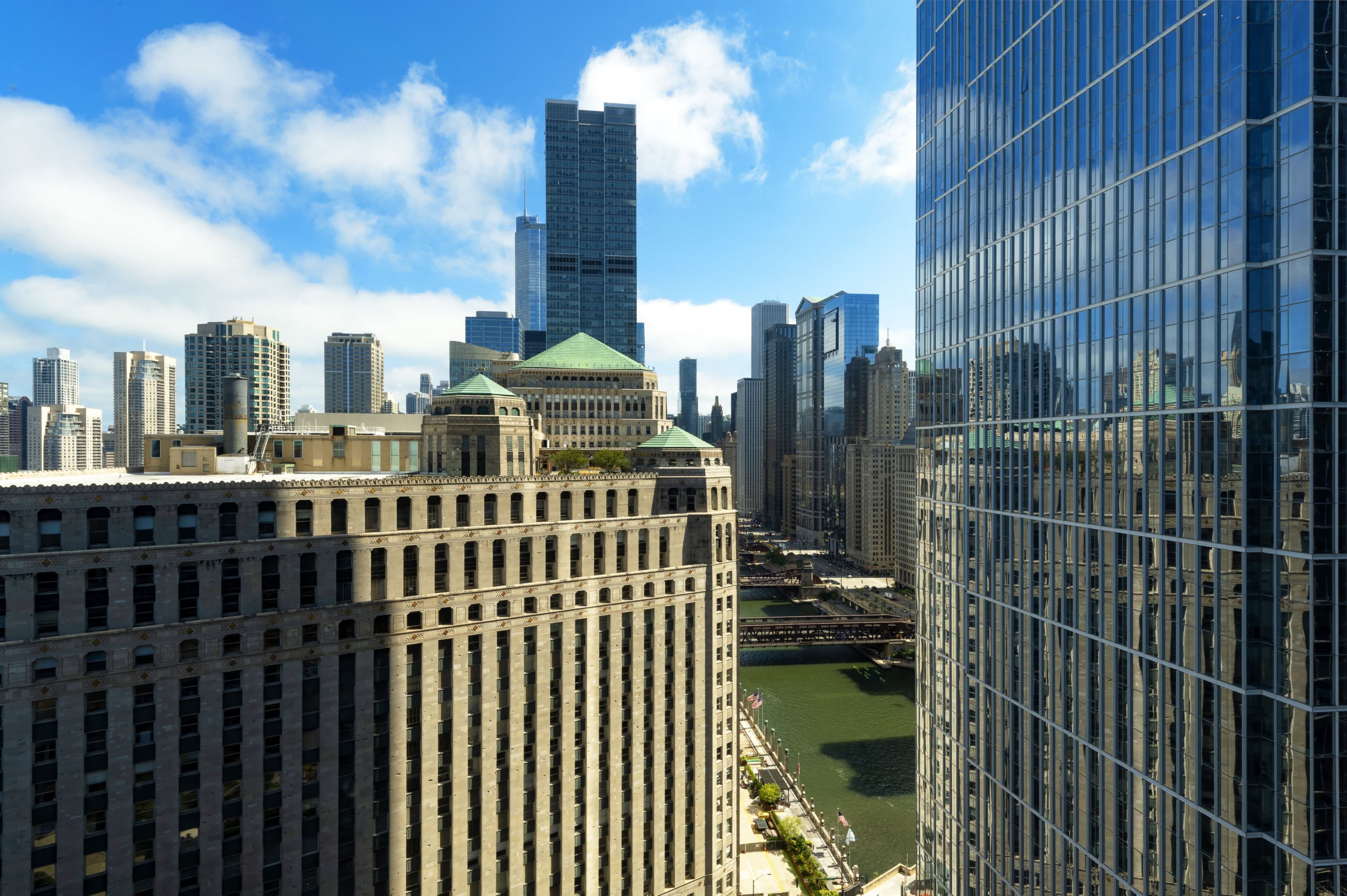 voco Chicago Downtown - Riverwalk — 18