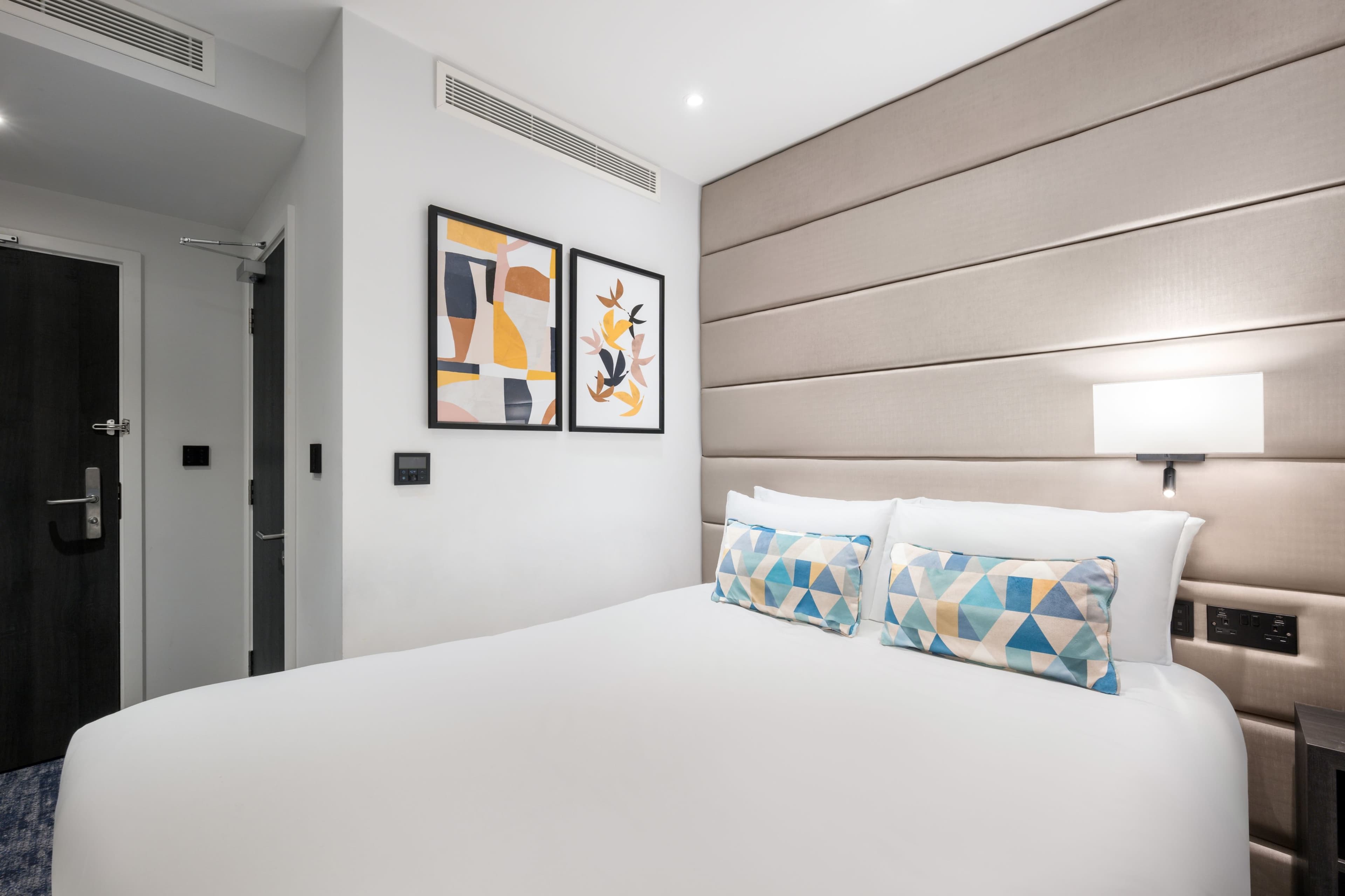 Standard Room - Image 12