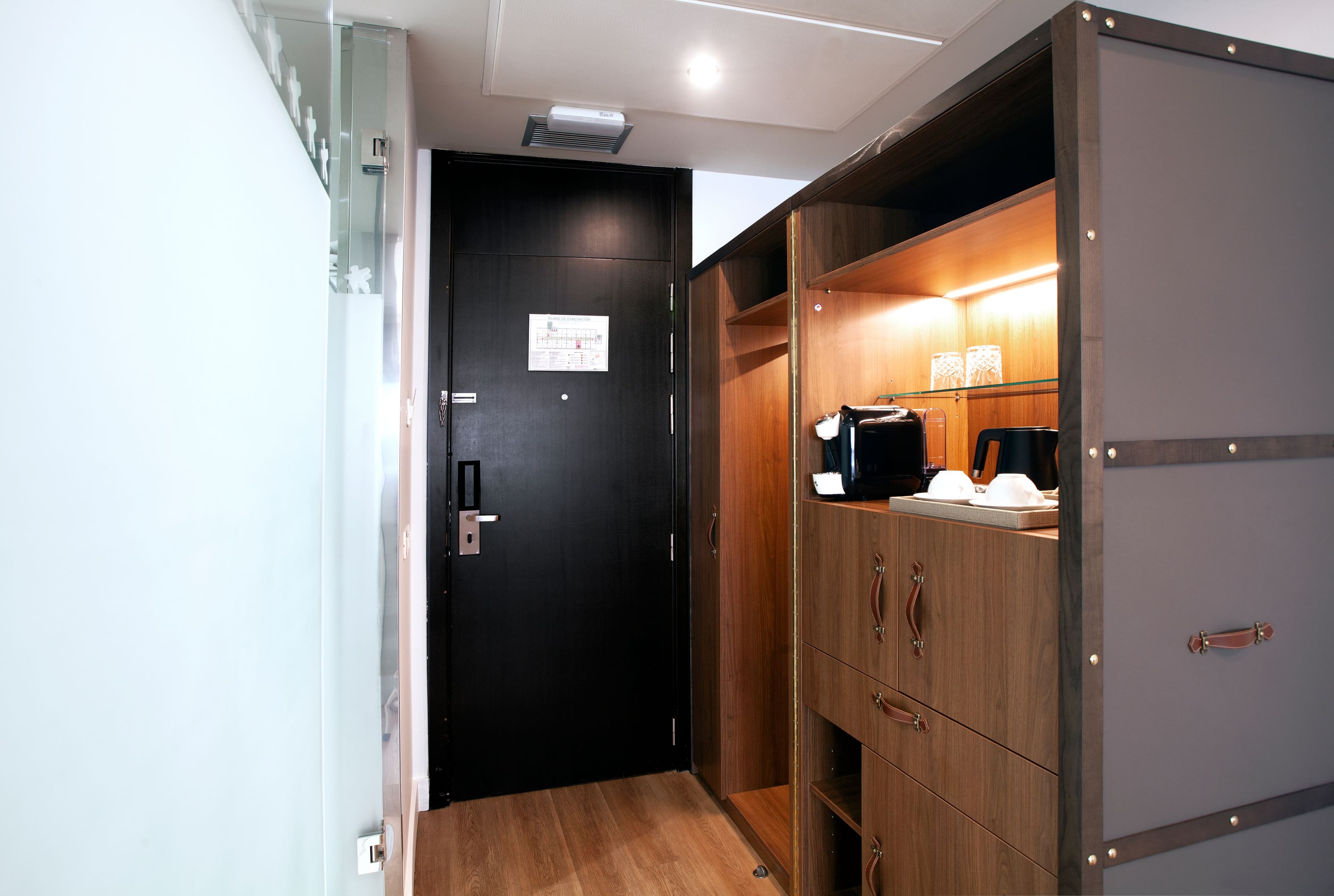 Standard Room - Image 16