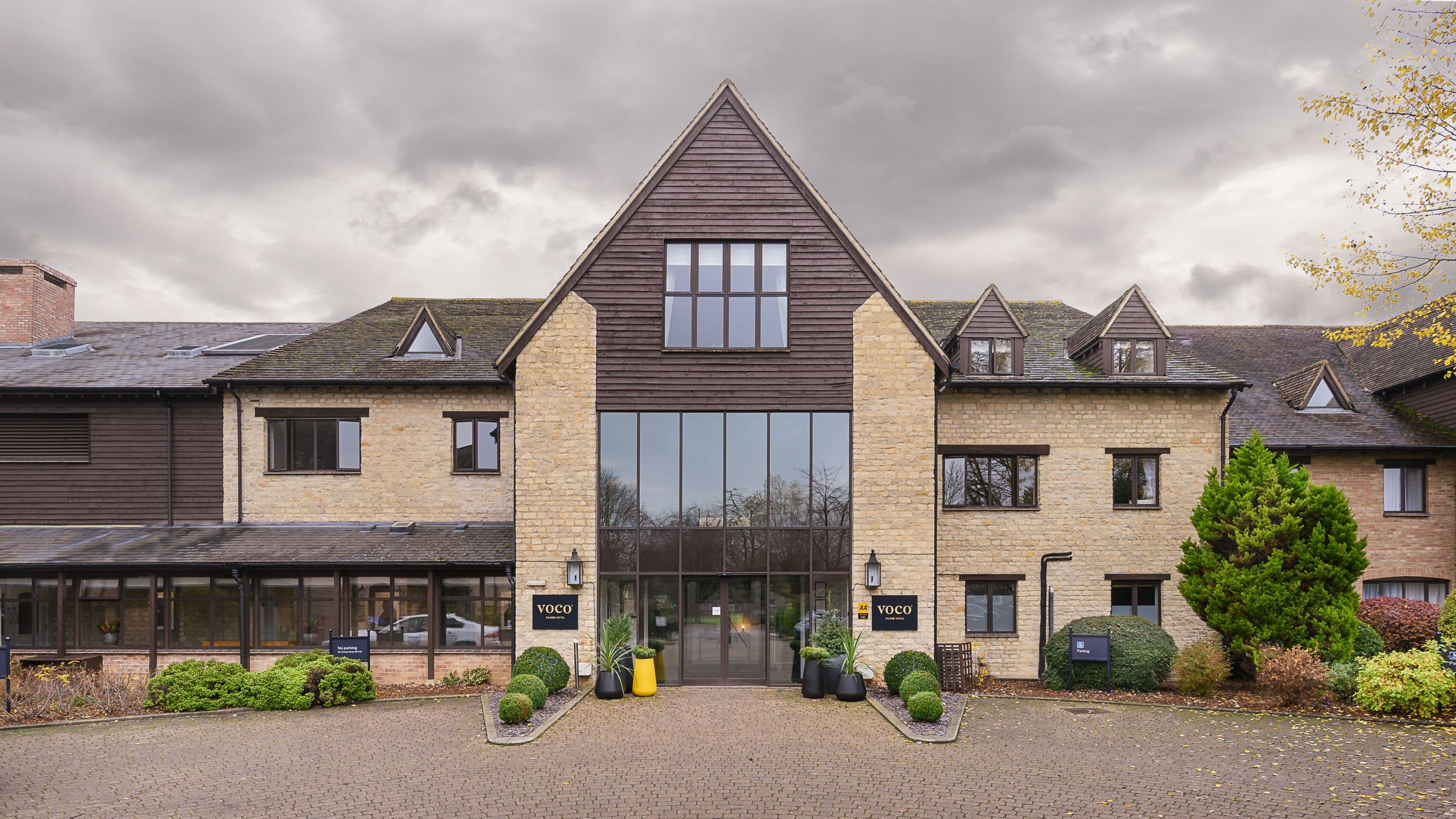 voco Oxford Spires - Image 1