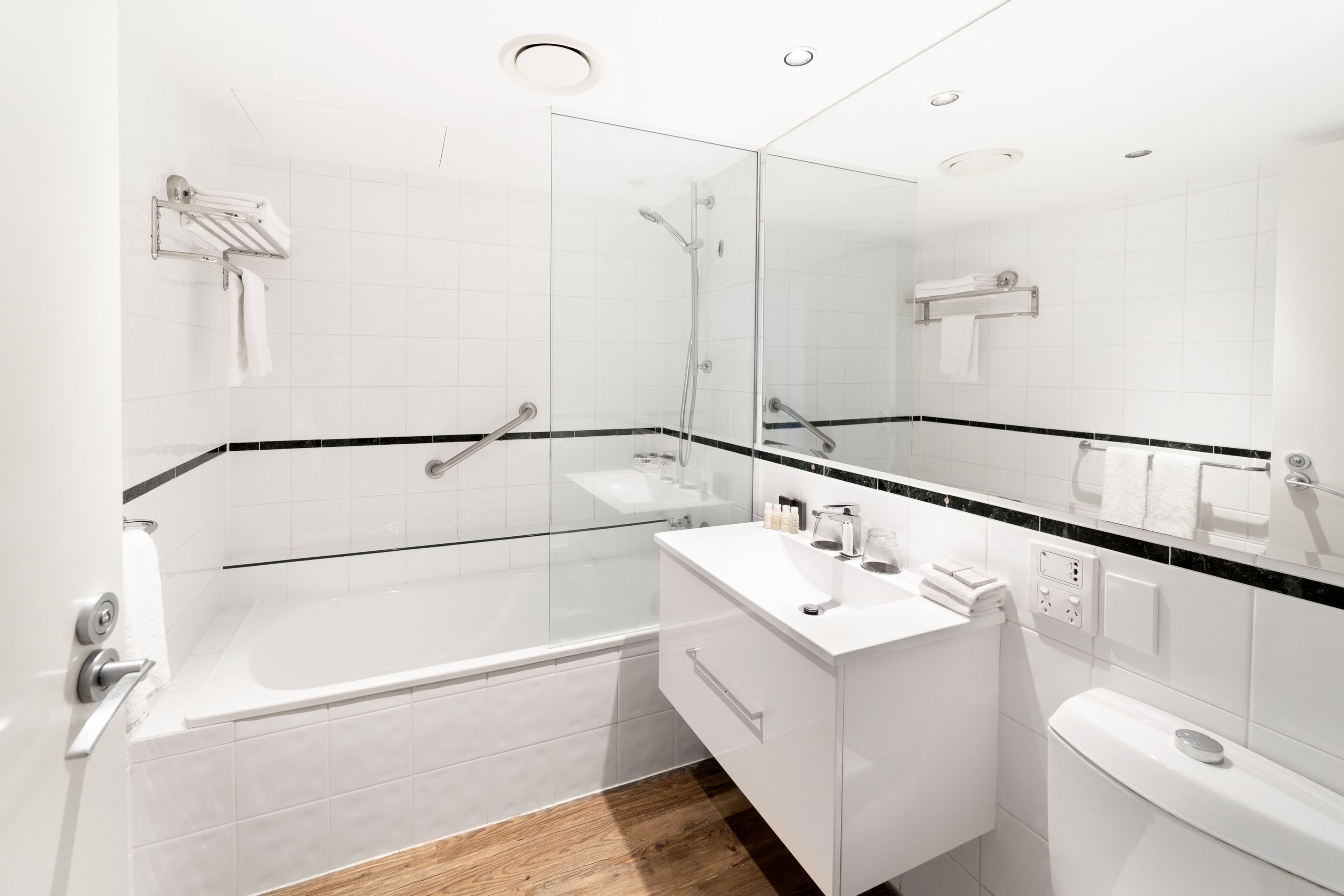 Standard Room - Image 6