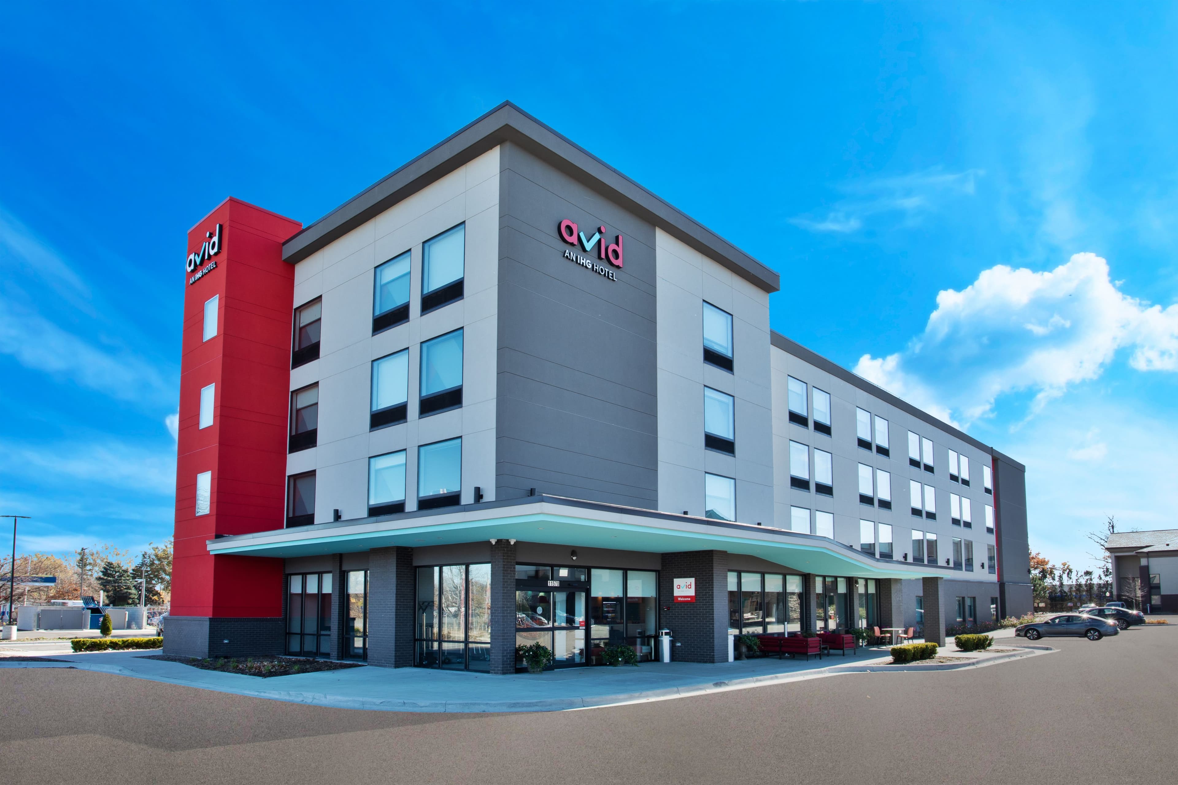 avid hotels Detroit - Warren