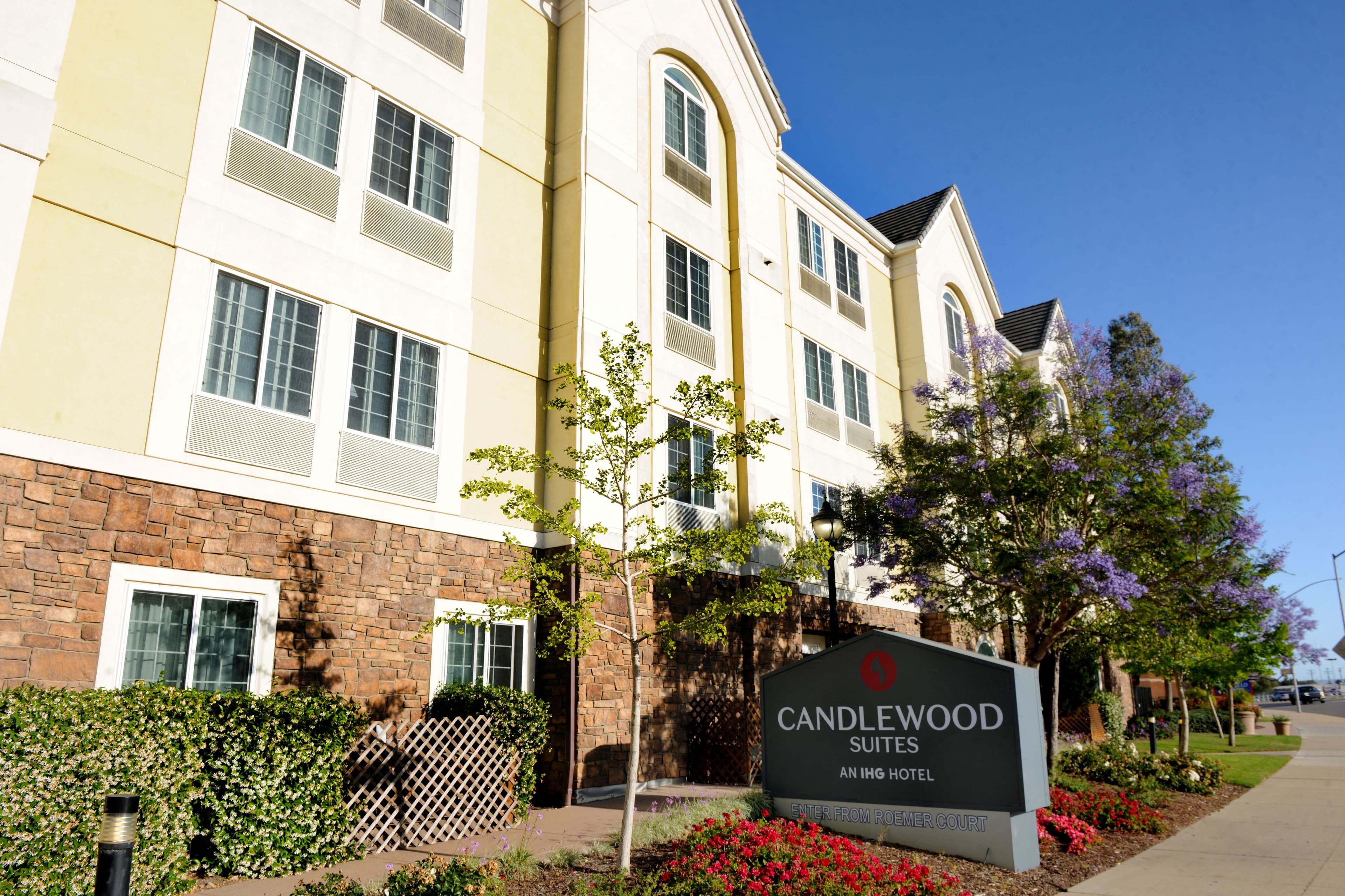 Candlewood Suites Santa Maria - Image 1
