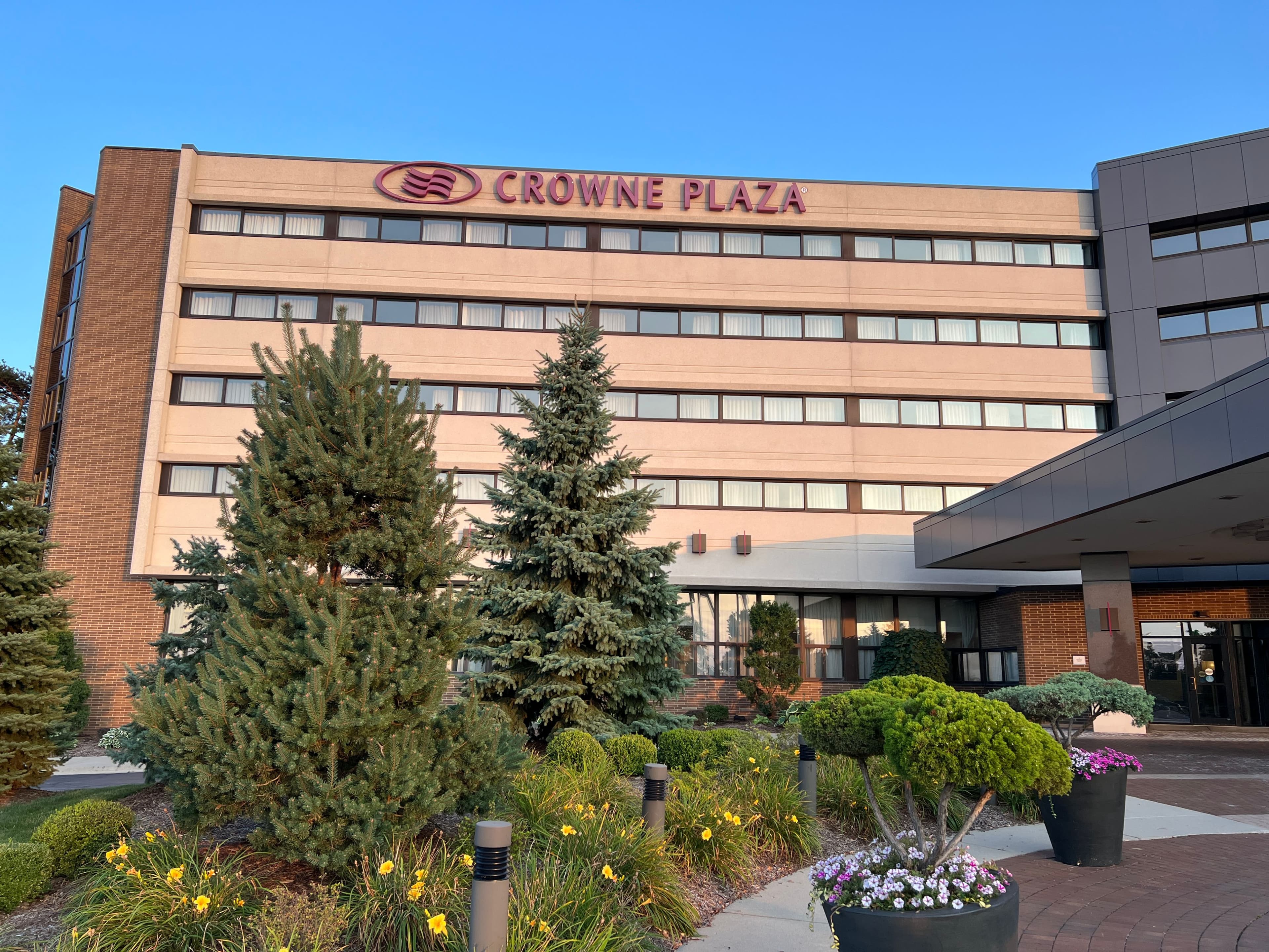 Crowne Plaza Lansing - Image 1