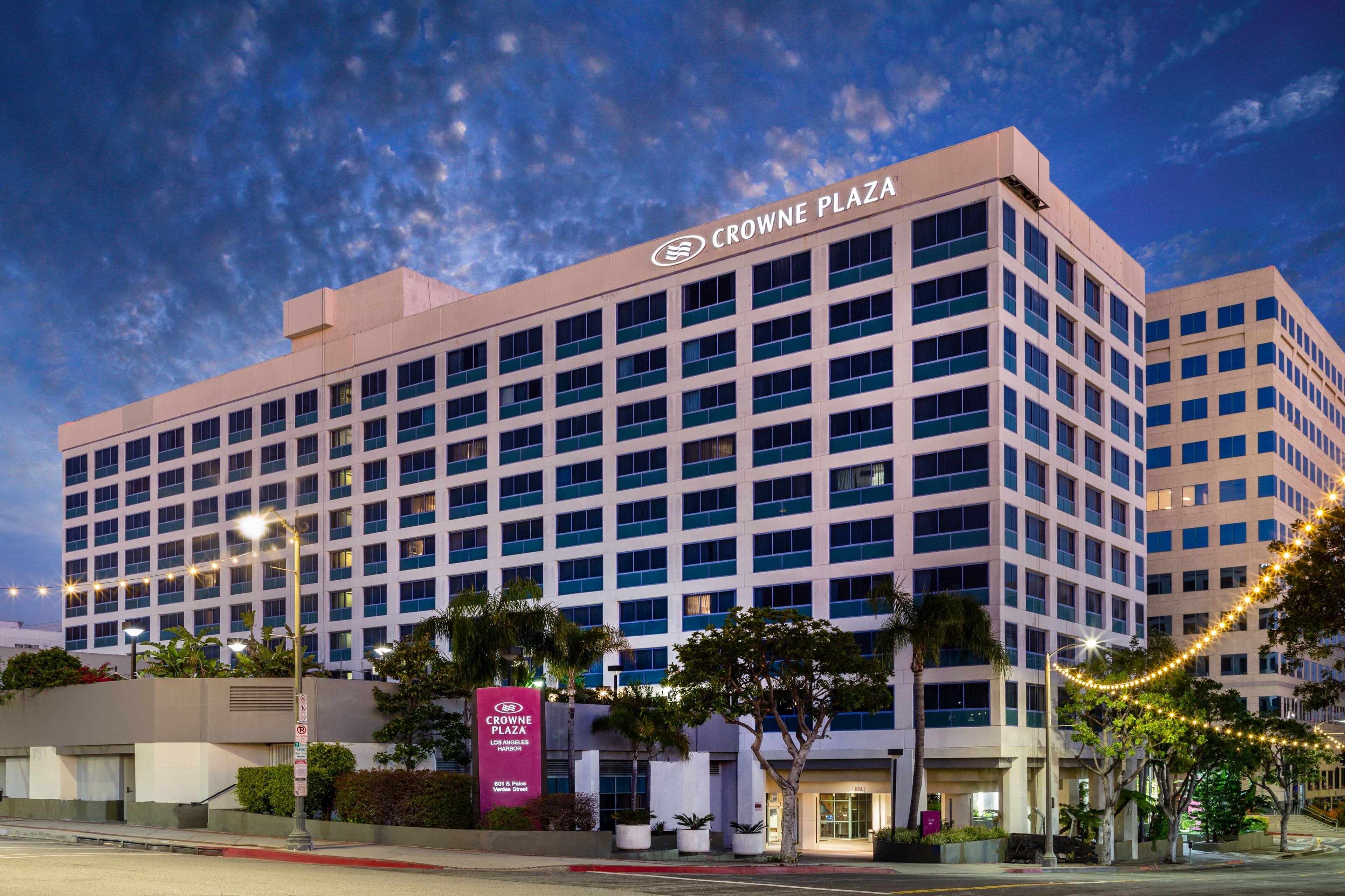 Crowne Plaza Los Angeles Harbor Hotel - Image 1