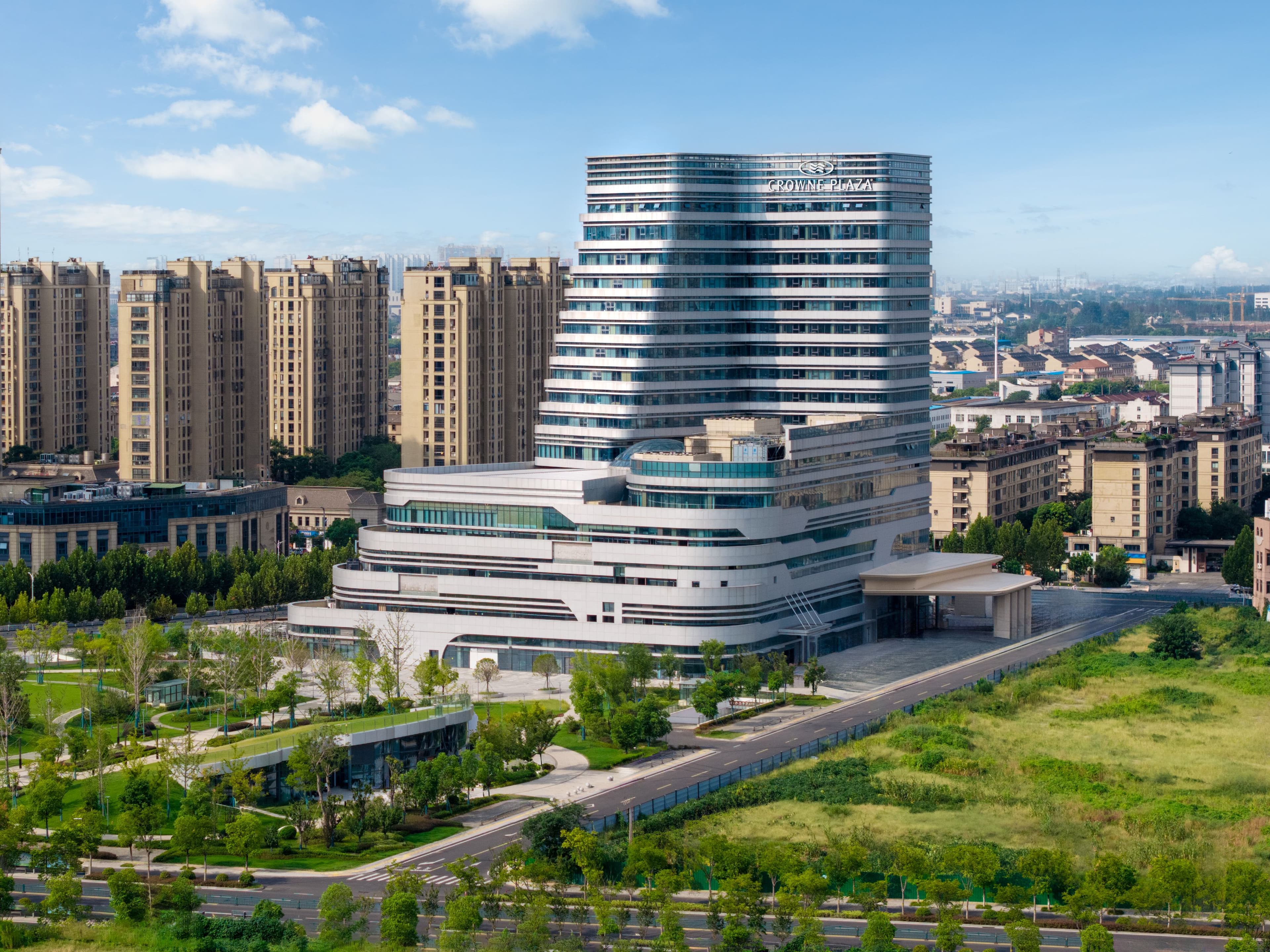Crowne Plaza Taixing - Image 1