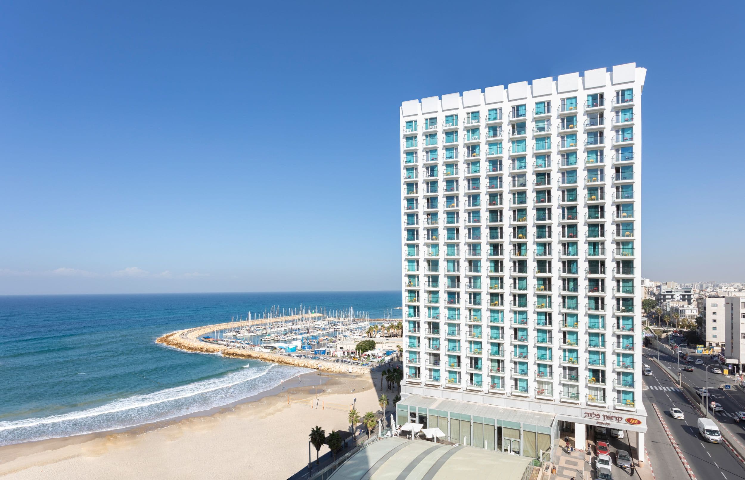 Crowne Plaza Tel Aviv Beach - Image 1