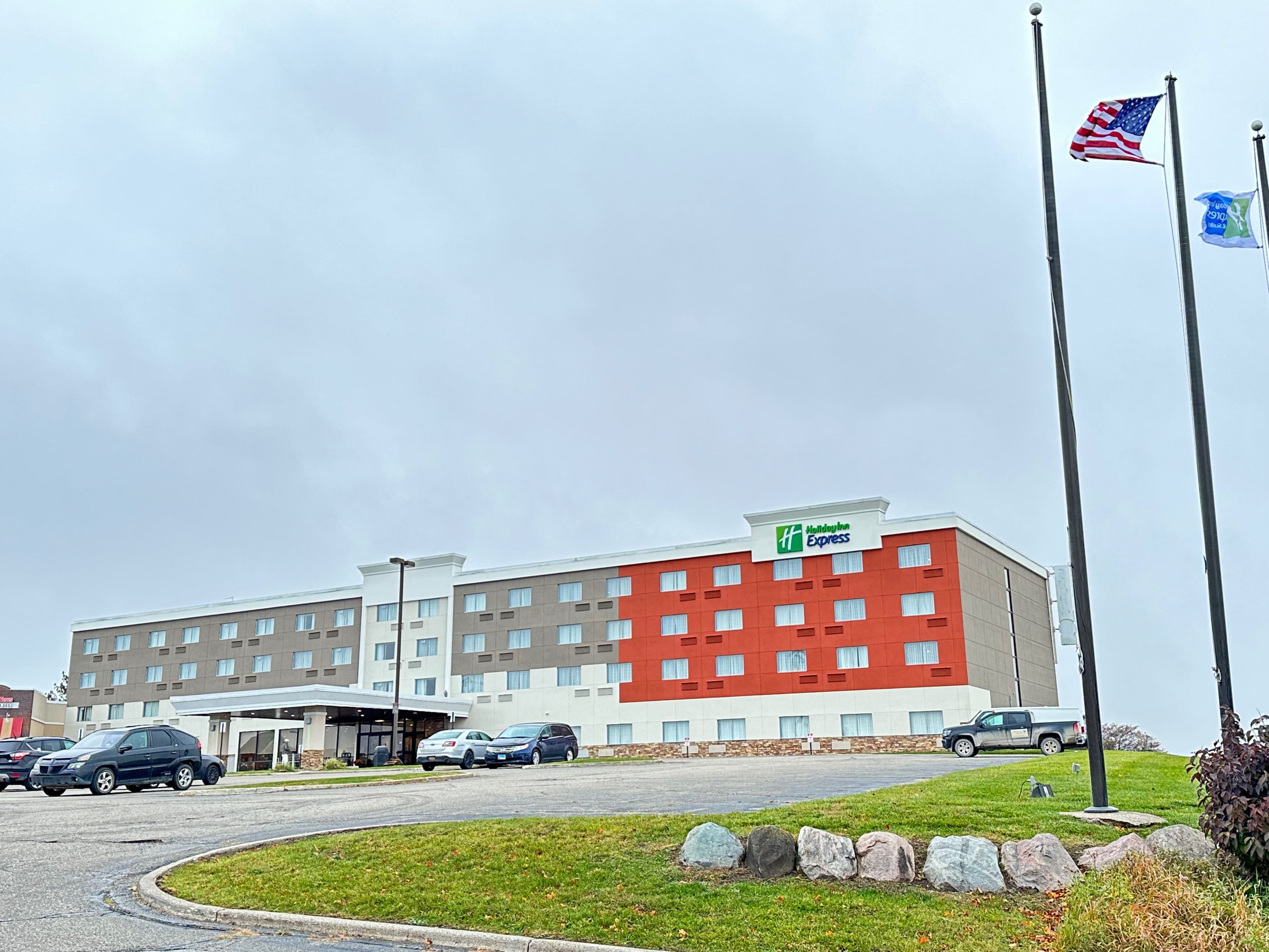 Holiday Inn Express Big Rapids - Image 1